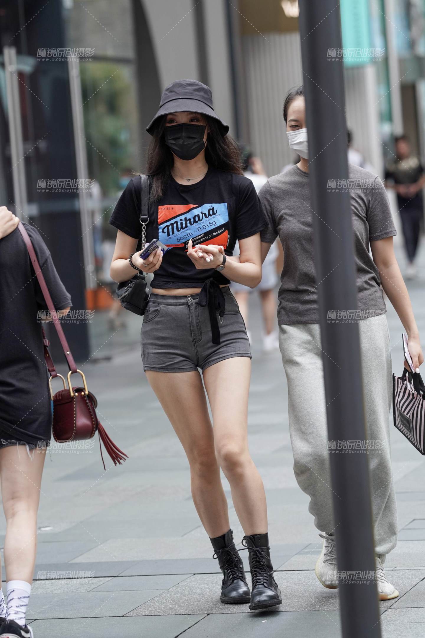 图片[1]-热裤美眉-街拍流行馆