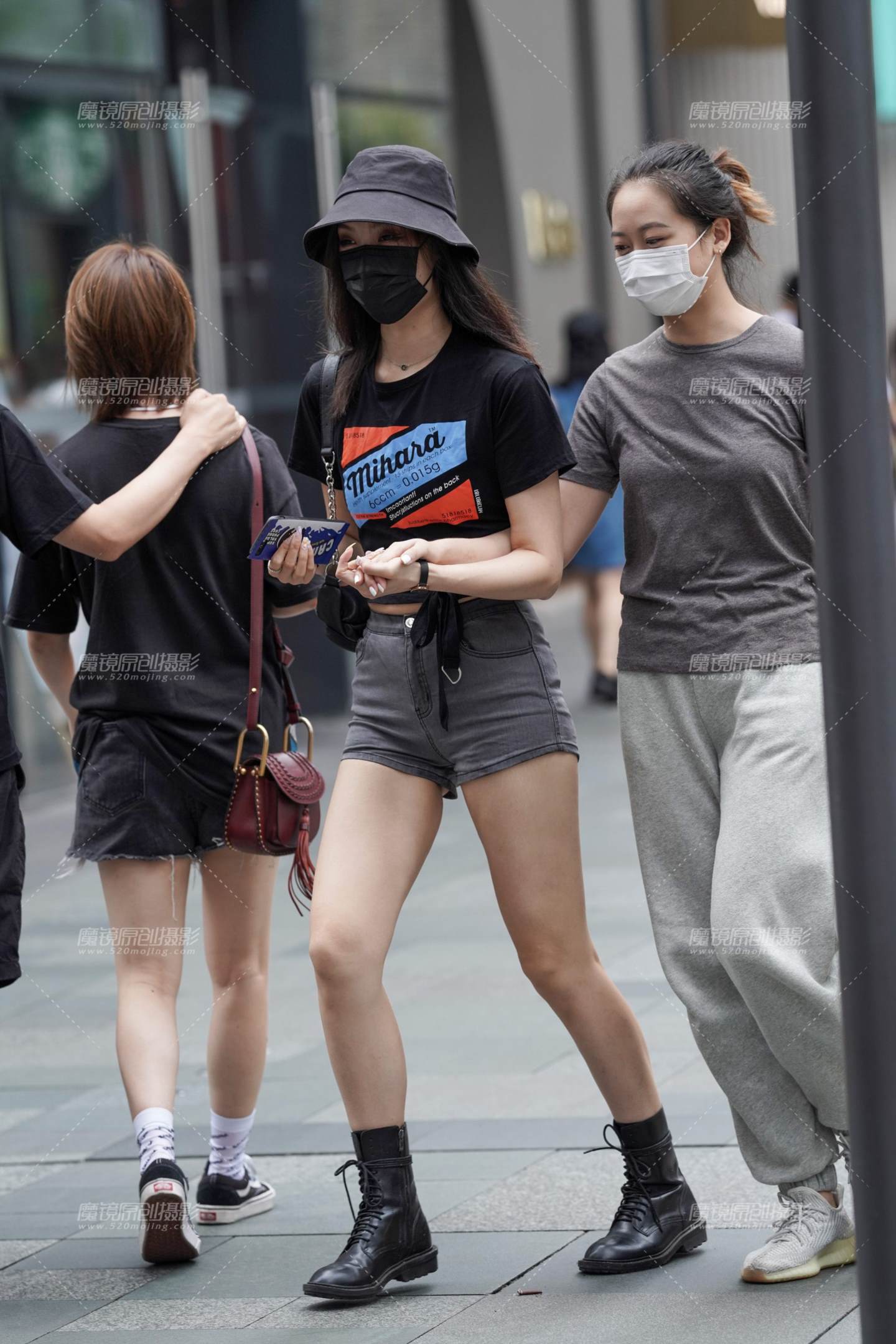 图片[3]-热裤美眉-街拍流行馆