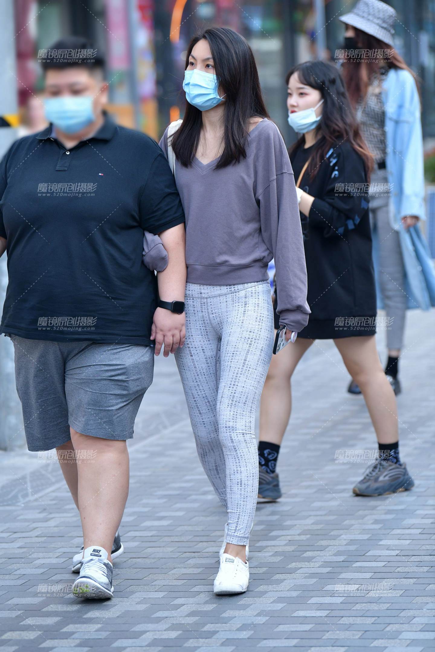 图片[1]-运动瑜伽裤美女-街拍流行馆