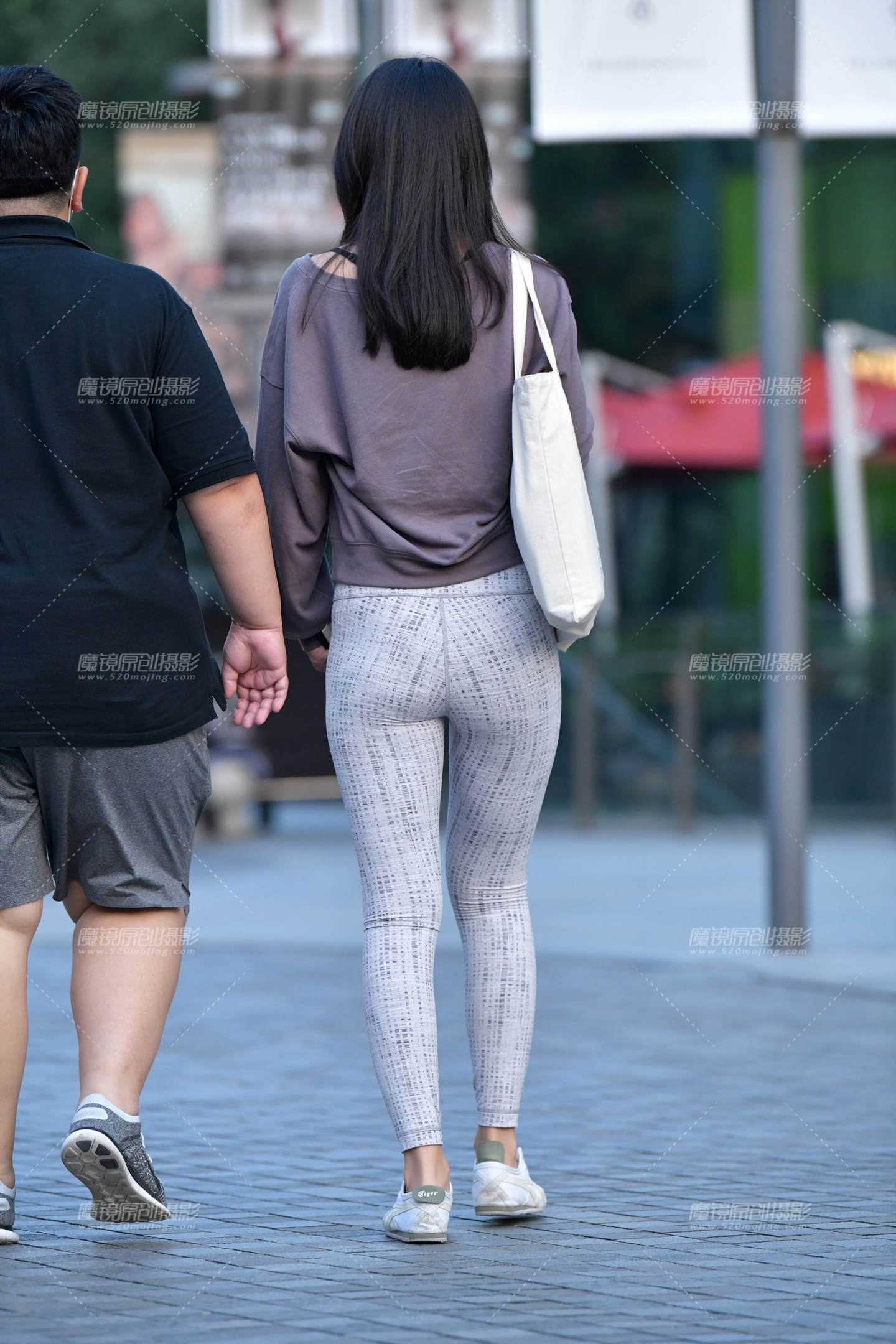 图片[2]-运动瑜伽裤美女-街拍流行馆