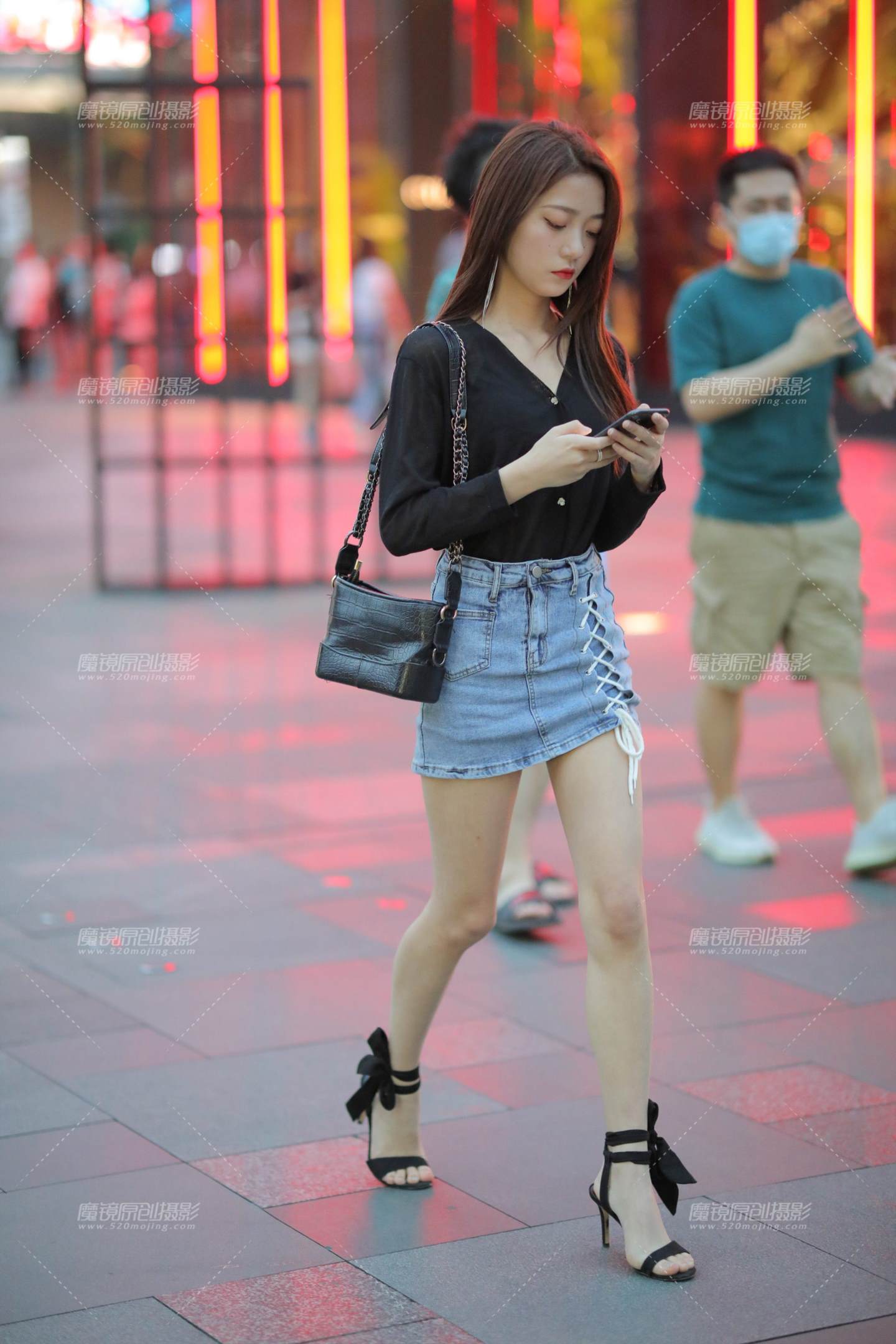 图片[5]-短裙小美女-街拍流行馆