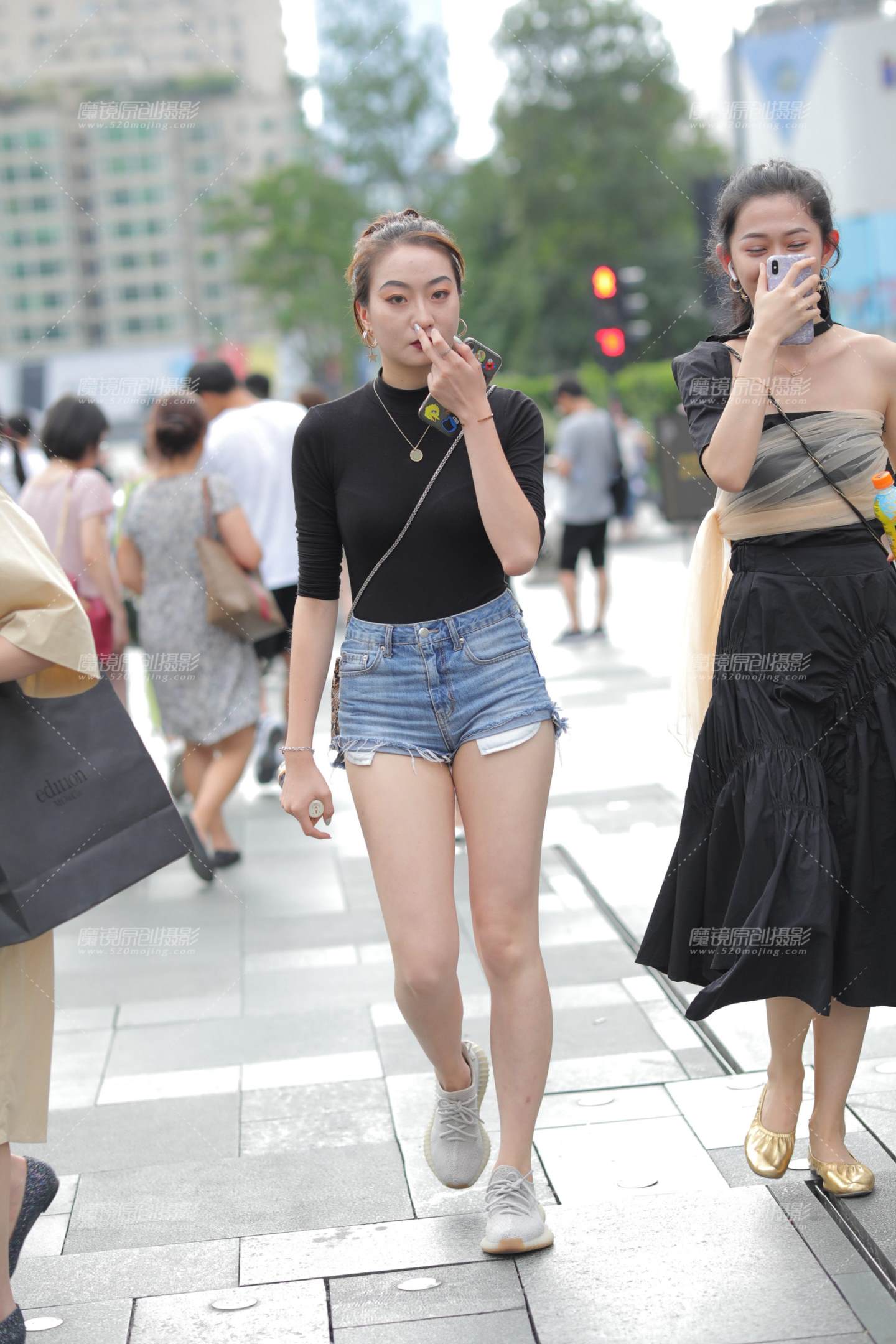 图片[3]-热裤美背-街拍流行馆