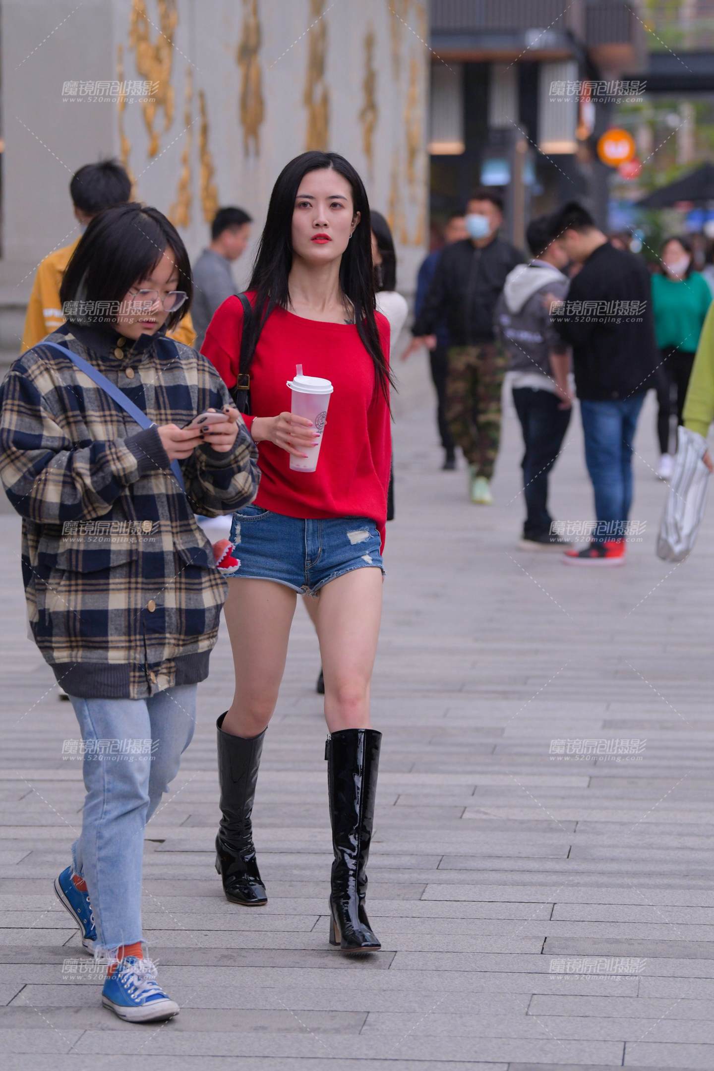 图片[3]-美腿热裤YY-街拍流行馆