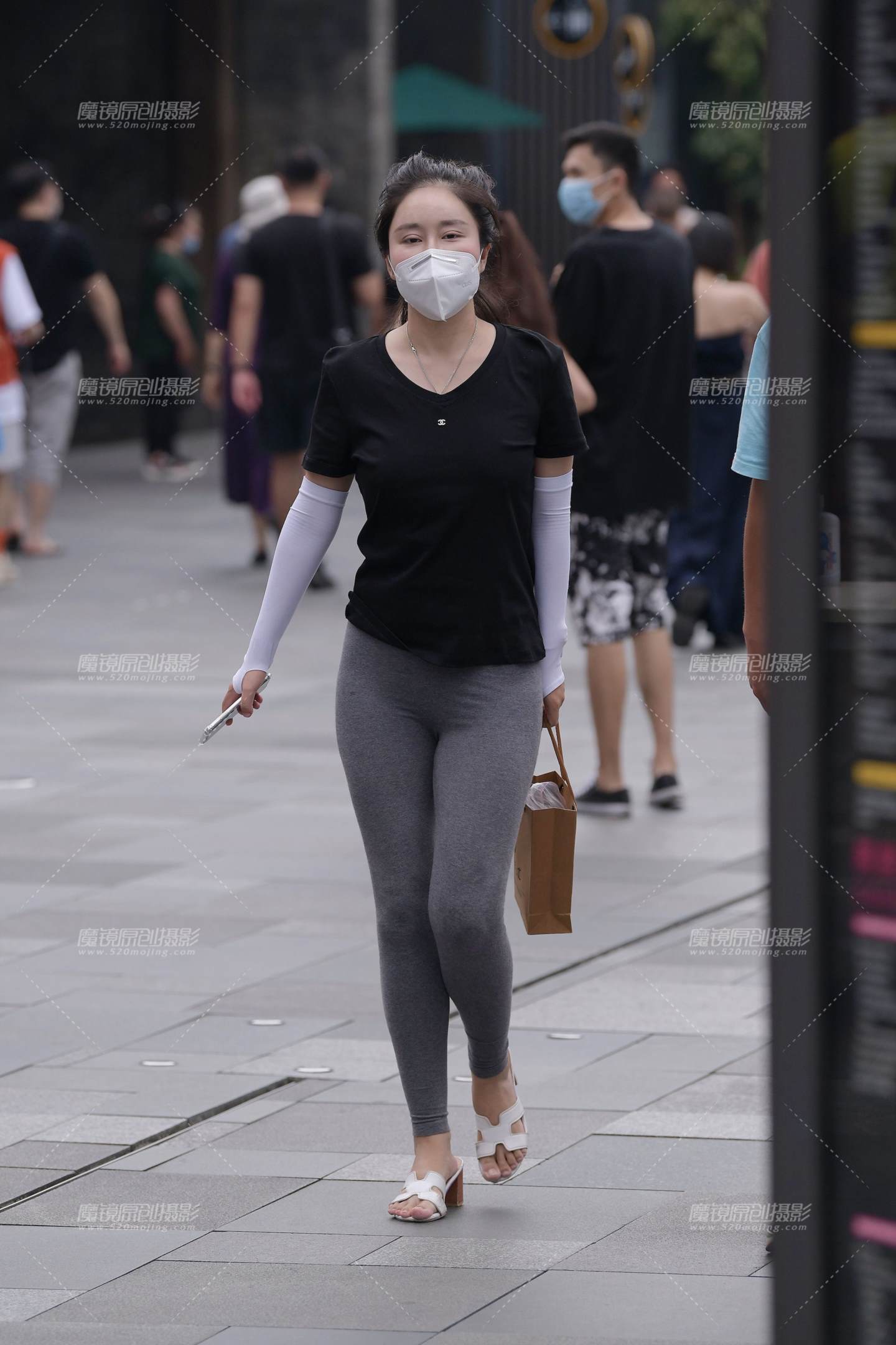 图片[3]-这种面料的裤子舒服-街拍流行馆