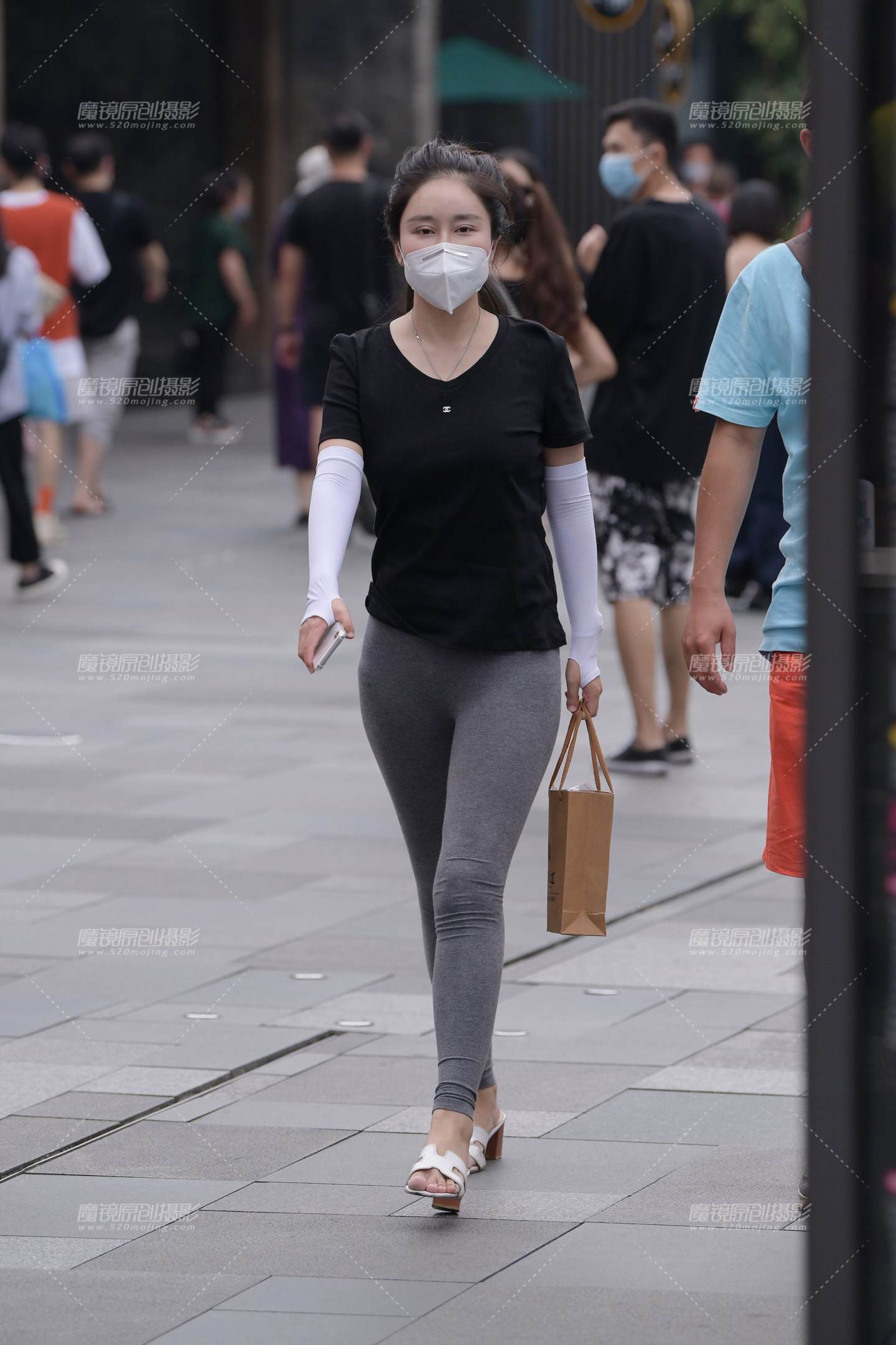 图片[4]-这种面料的裤子舒服-街拍流行馆