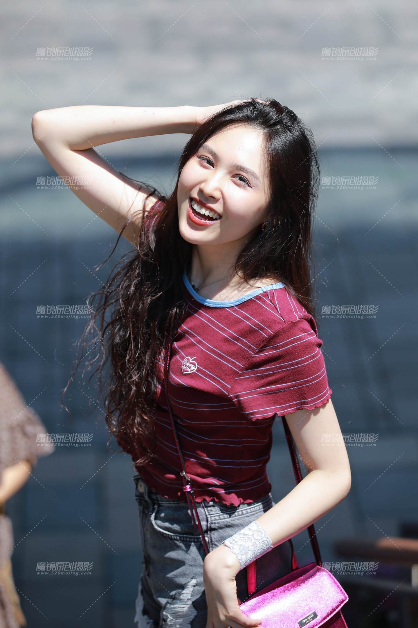 图片[1]-热裤漂亮小姐姐-街拍流行馆