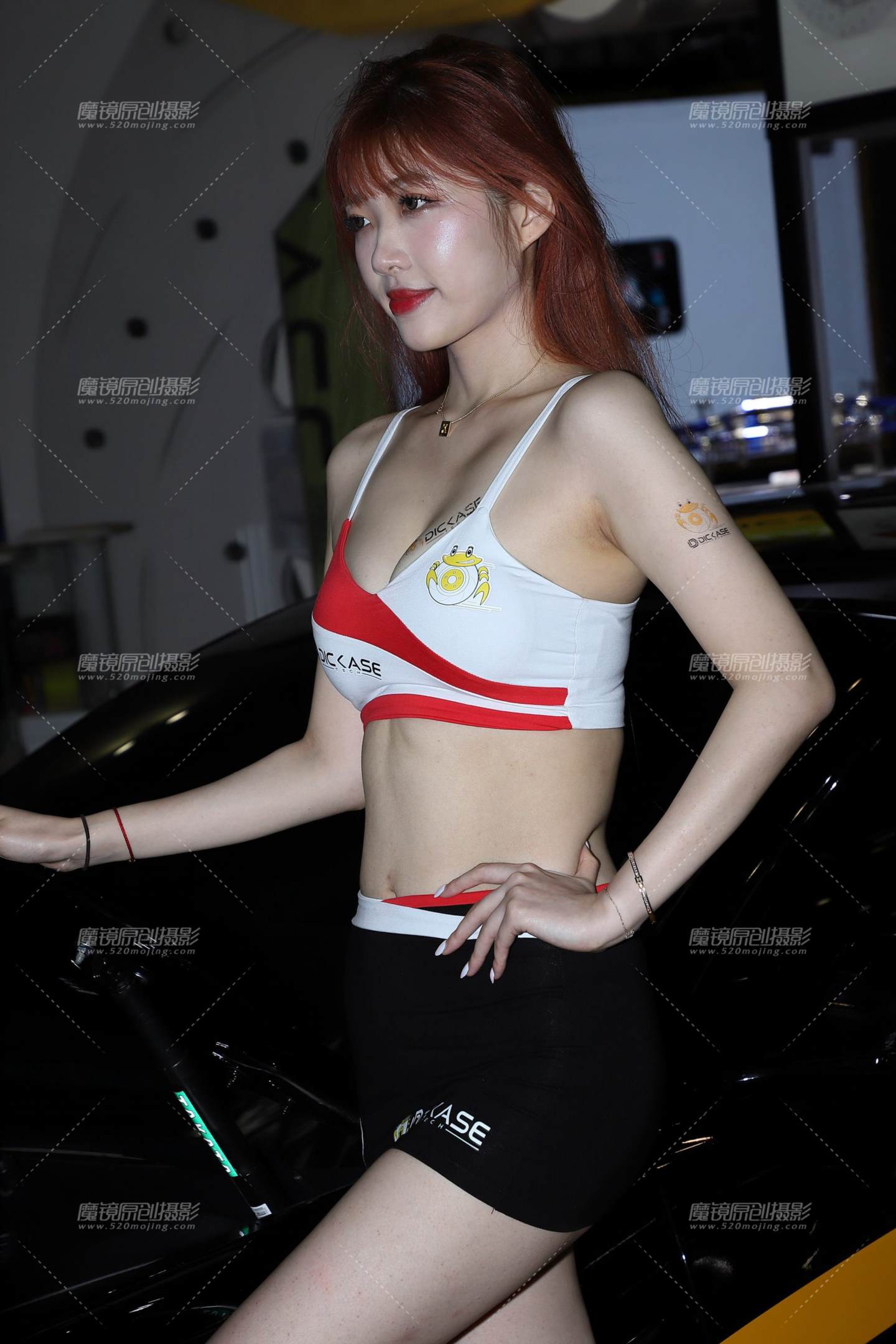 图片[4]-红白色抹胸制服2-街拍流行馆
