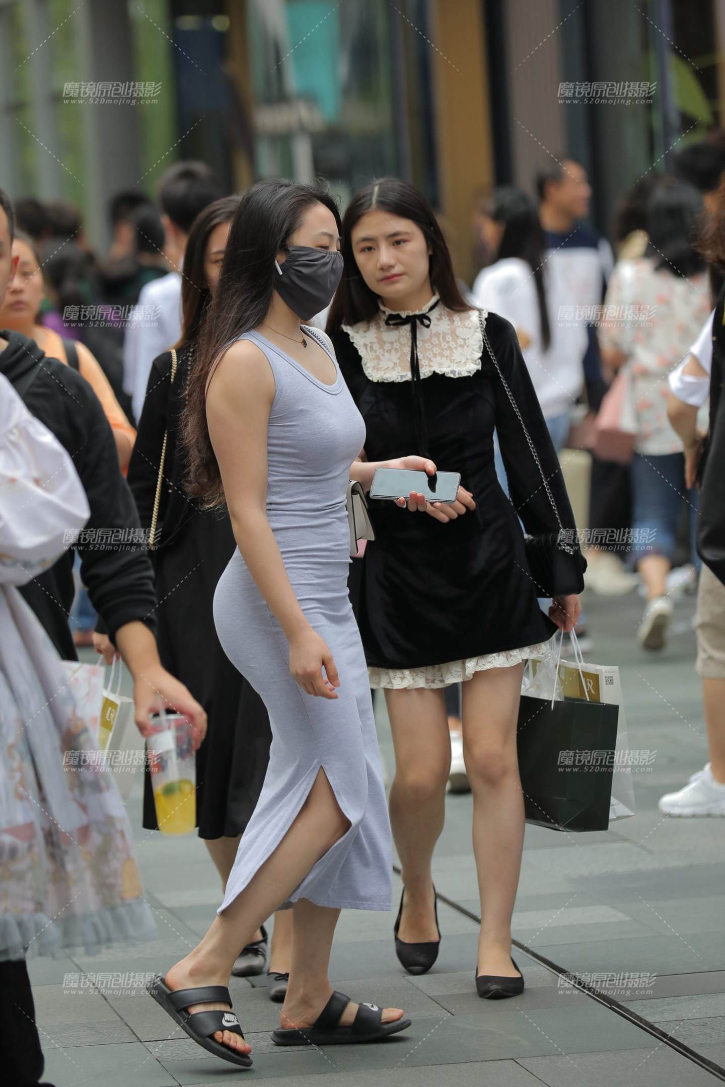 图片[1]-翘臀-街拍流行馆