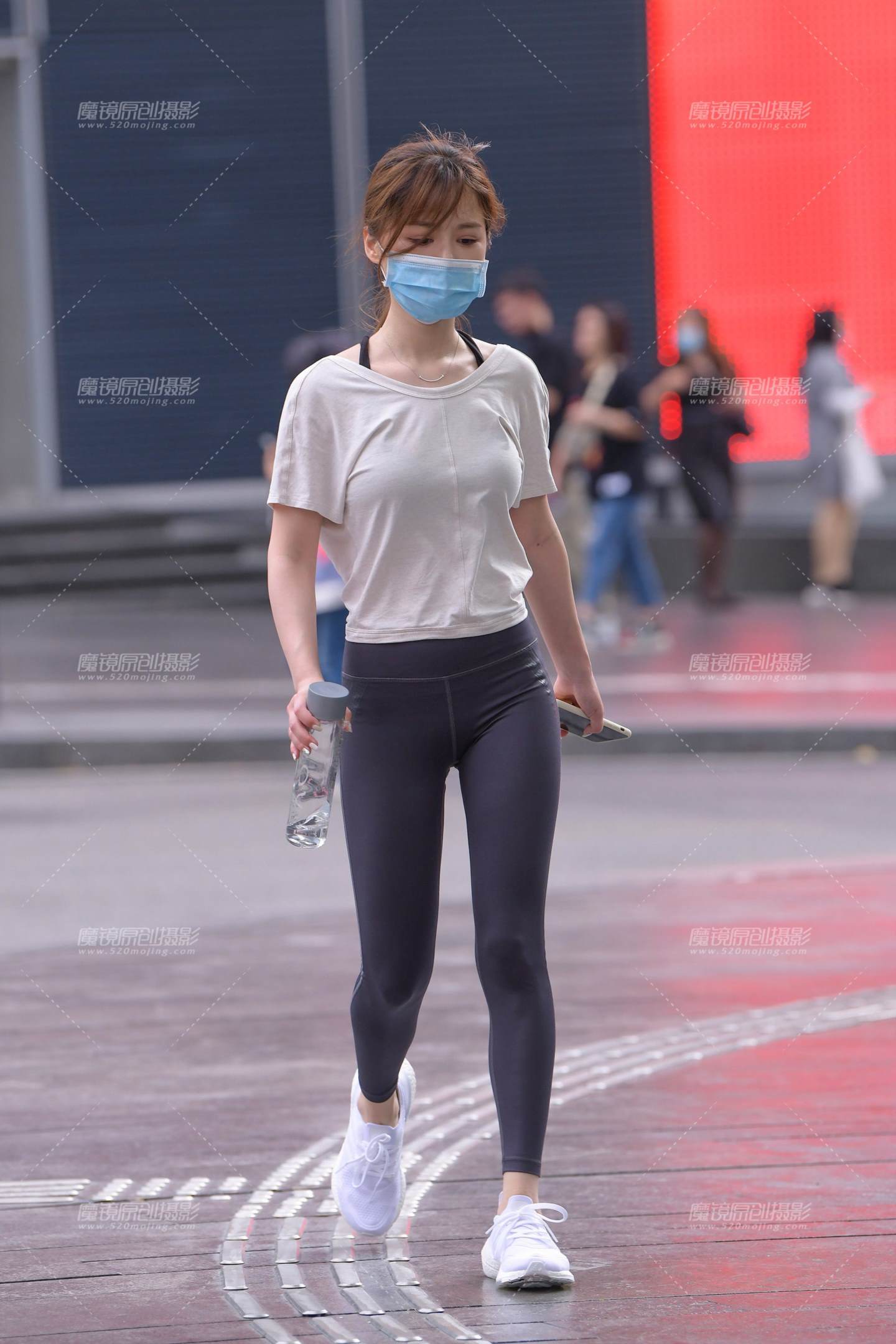 图片[5]-青春的紧身裤女孩-街拍流行馆