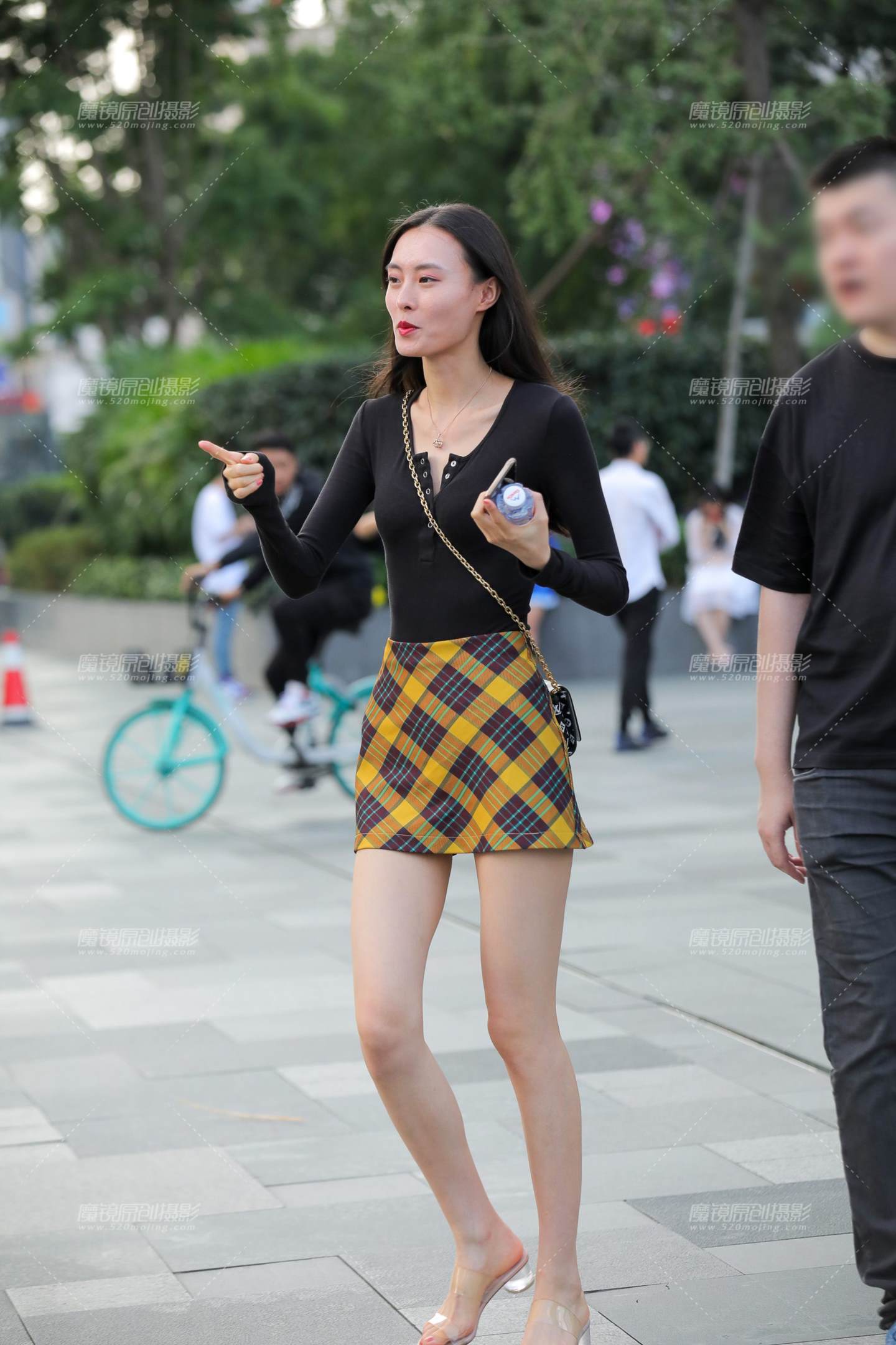 图片[4]-娇美大长腿-街拍流行馆