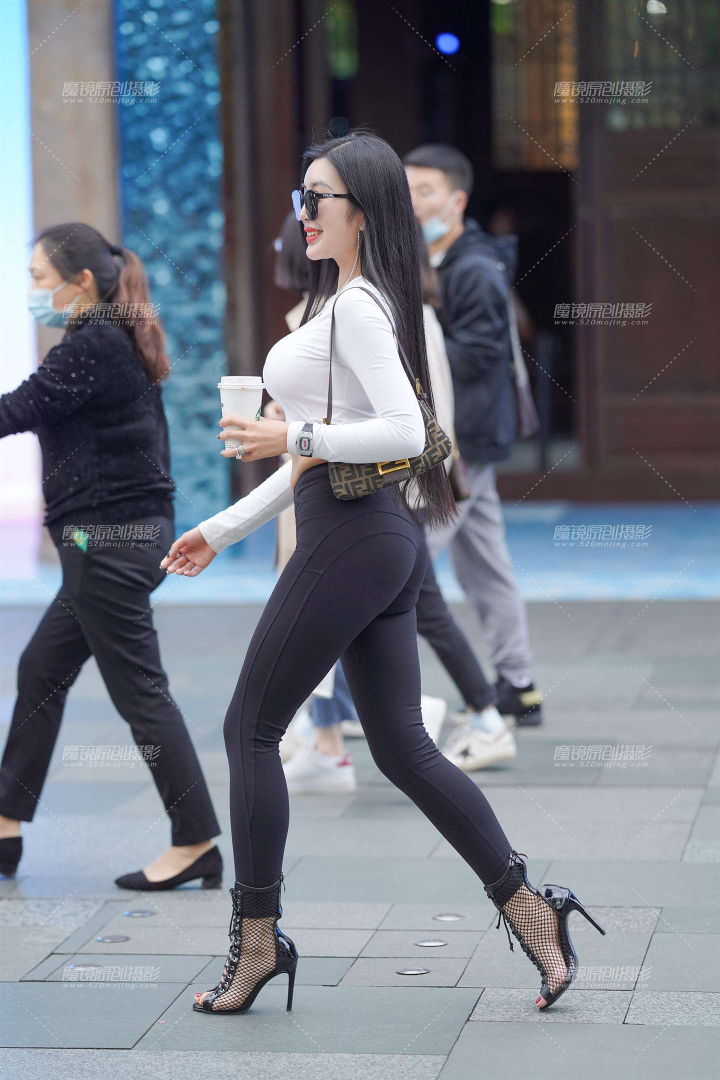 图片[2]-魅力女人-街拍流行馆