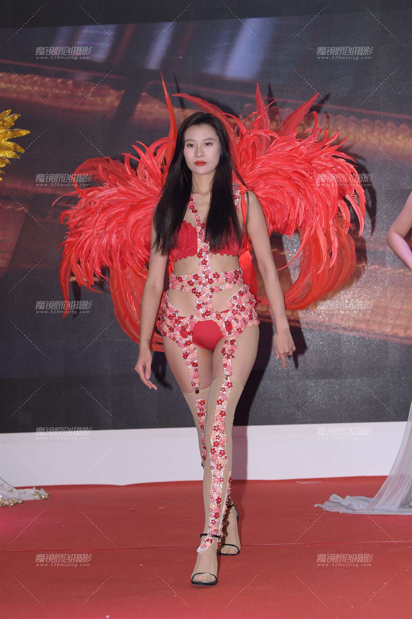 图片[4]-性感的大长腿内衣模特-街拍流行馆
