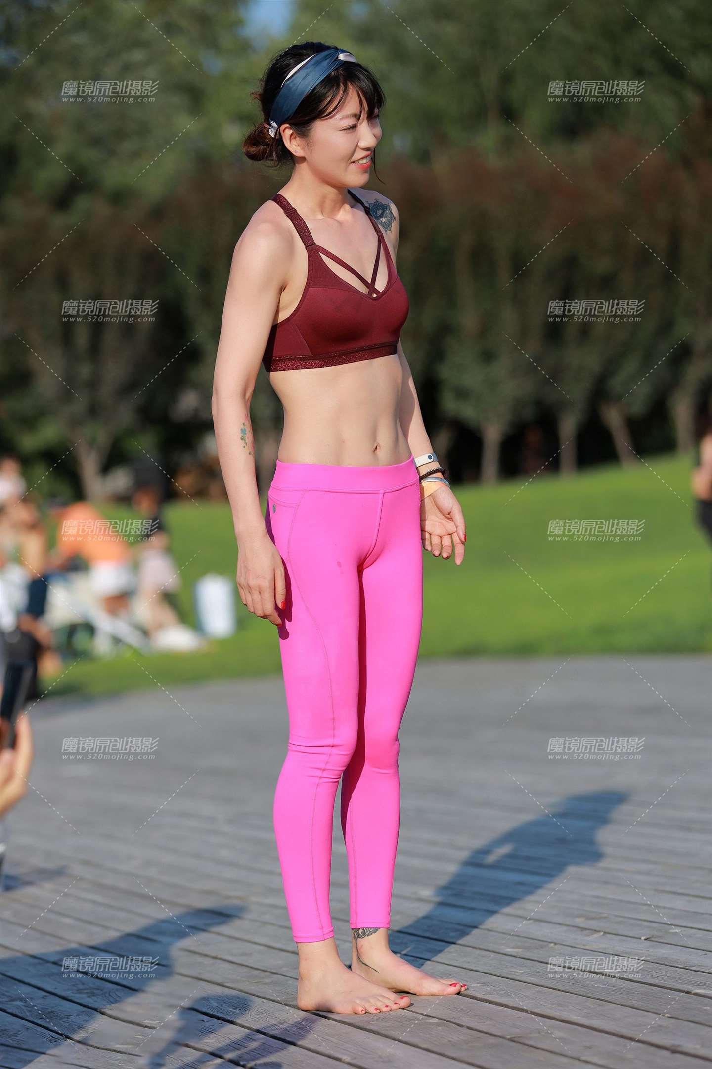 图片[1]-欢乐瑜伽美女-街拍流行馆
