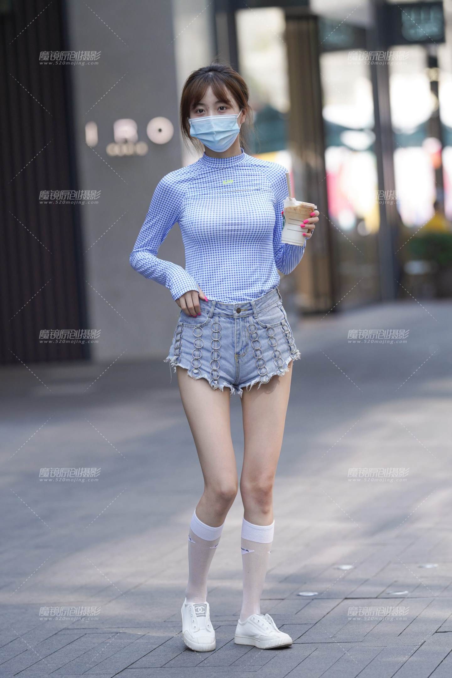 图片[1]-钟爱的热裤女孩-街拍流行馆