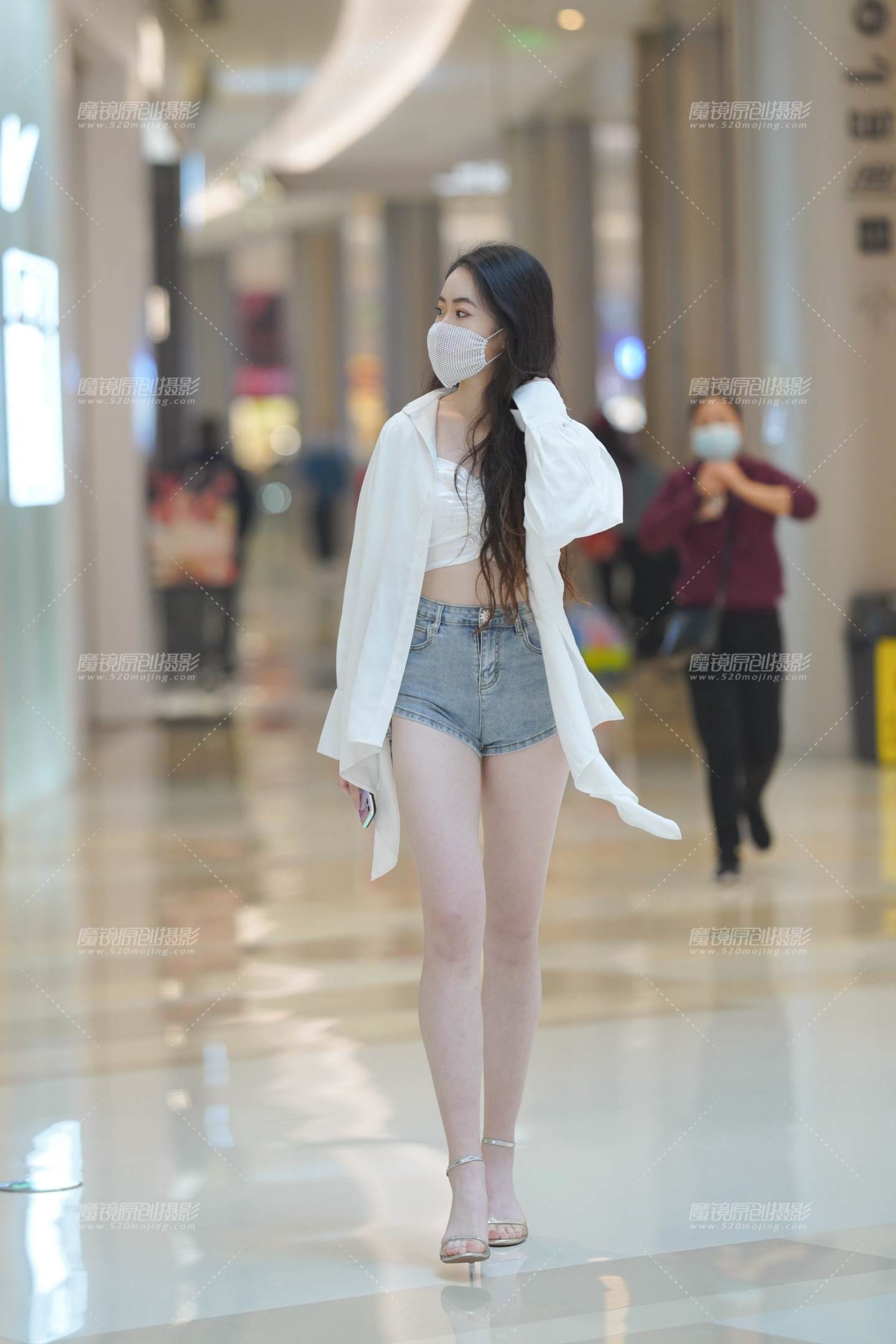 图片[4]-大长腿美女-街拍流行馆