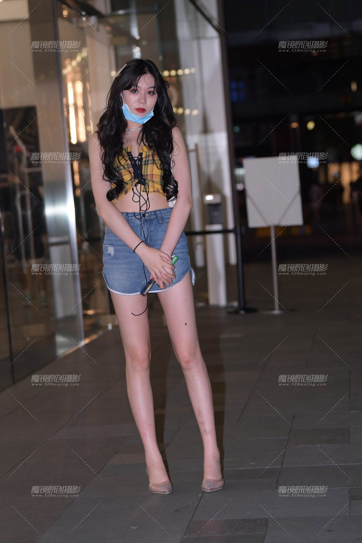 图片[1]-搭讪大长腿小姐姐-街拍流行馆