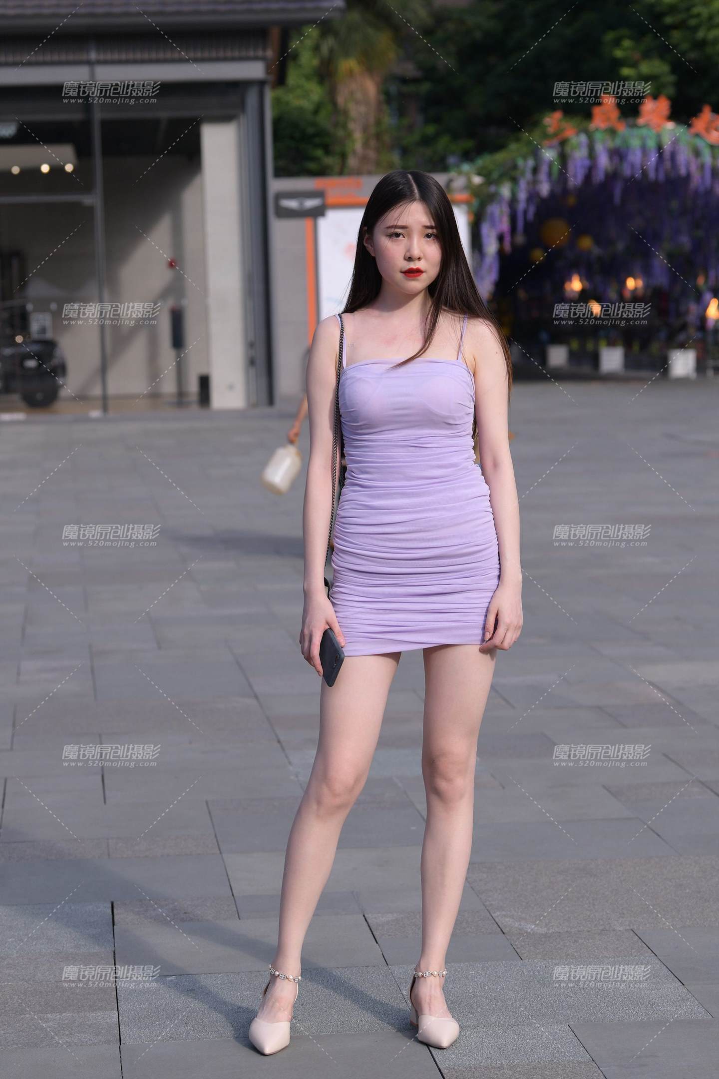 图片[4]-搭讪吊带包臀裙女孩-街拍流行馆