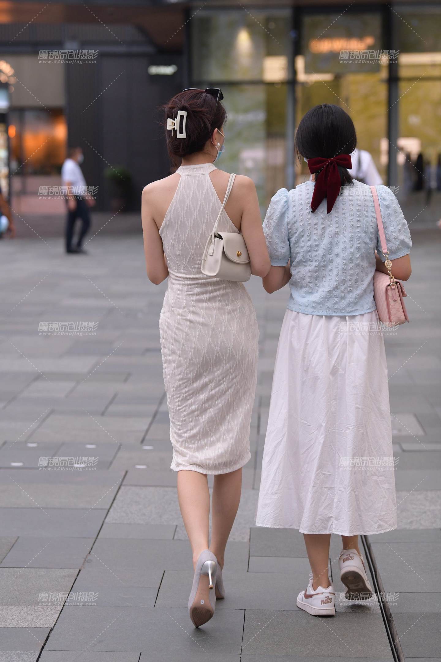图片[3]-好身材的高跟美女-街拍流行馆
