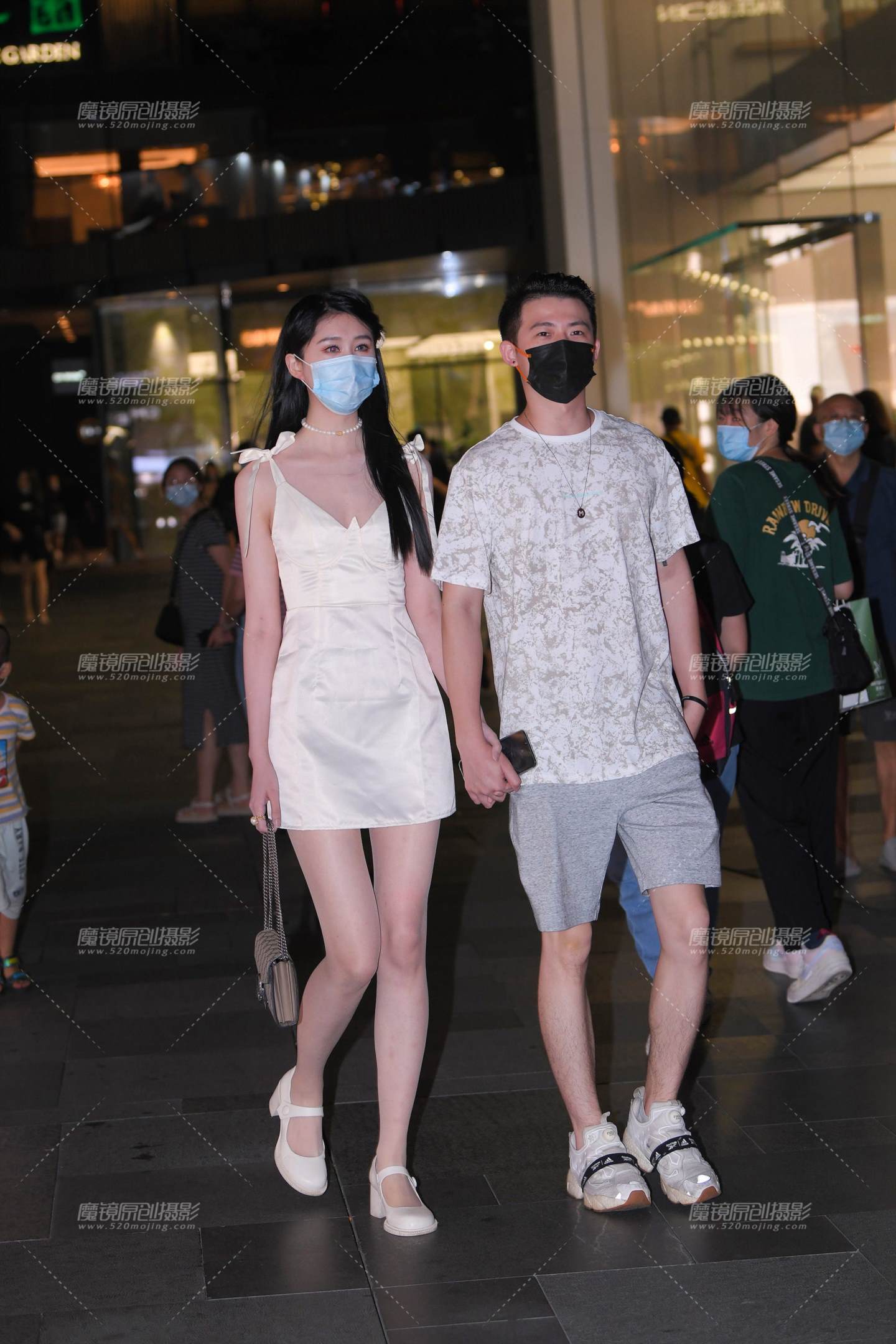 图片[1]-情人节快乐-美腿丝袜女友-街拍流行馆