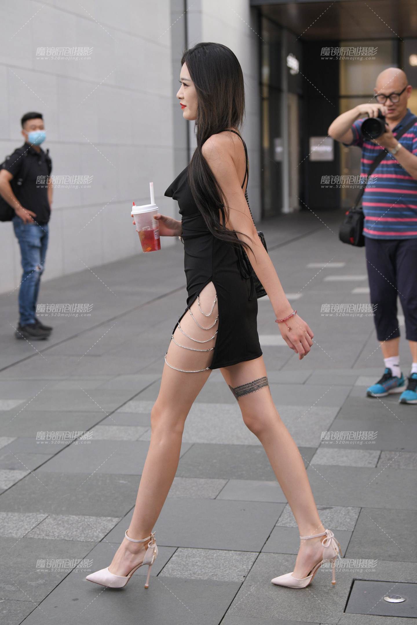 图片[5]-性感开叉短裙美腿女子-街拍流行馆