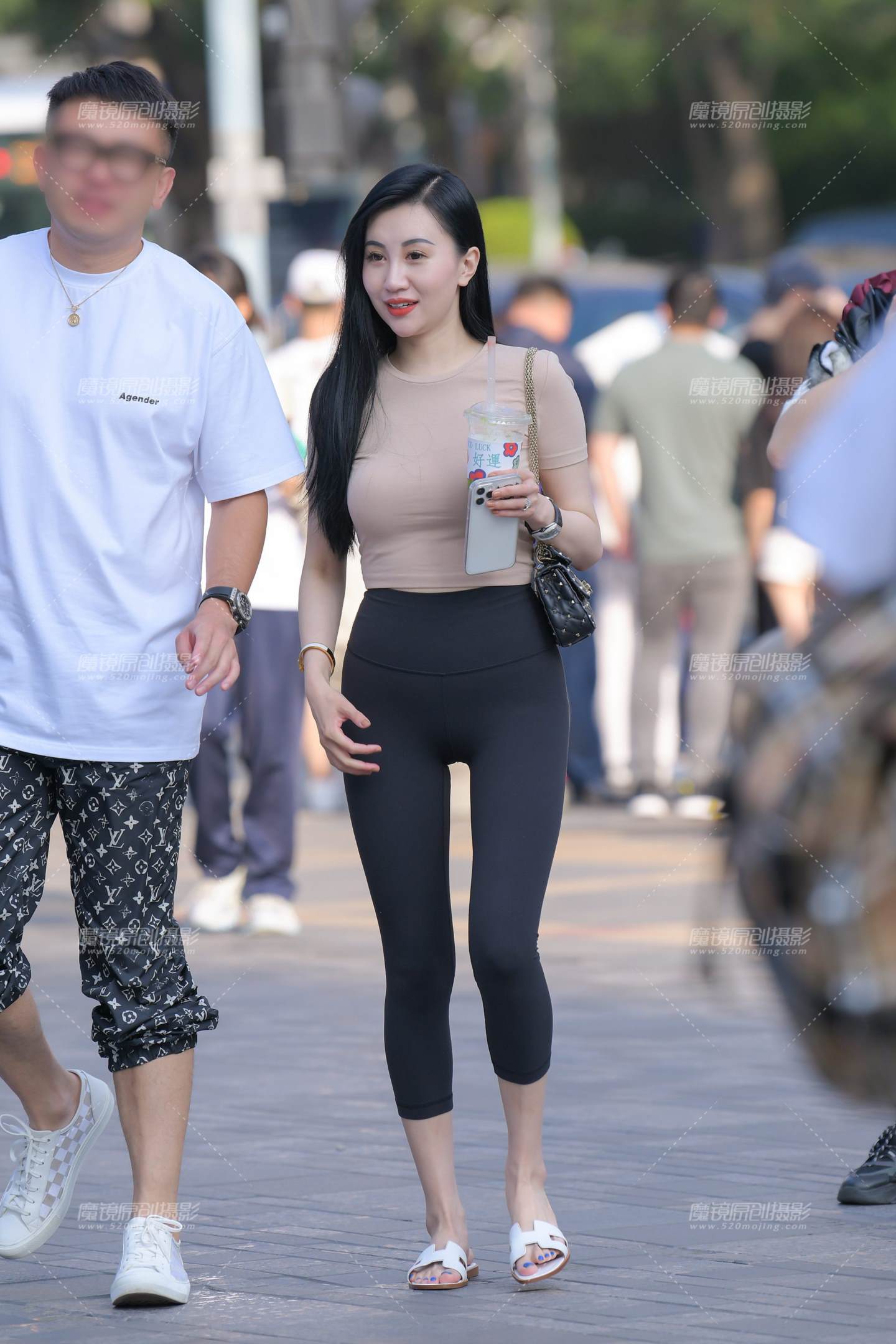 图片[1]-黑色瑜伽裤女士-街拍流行馆