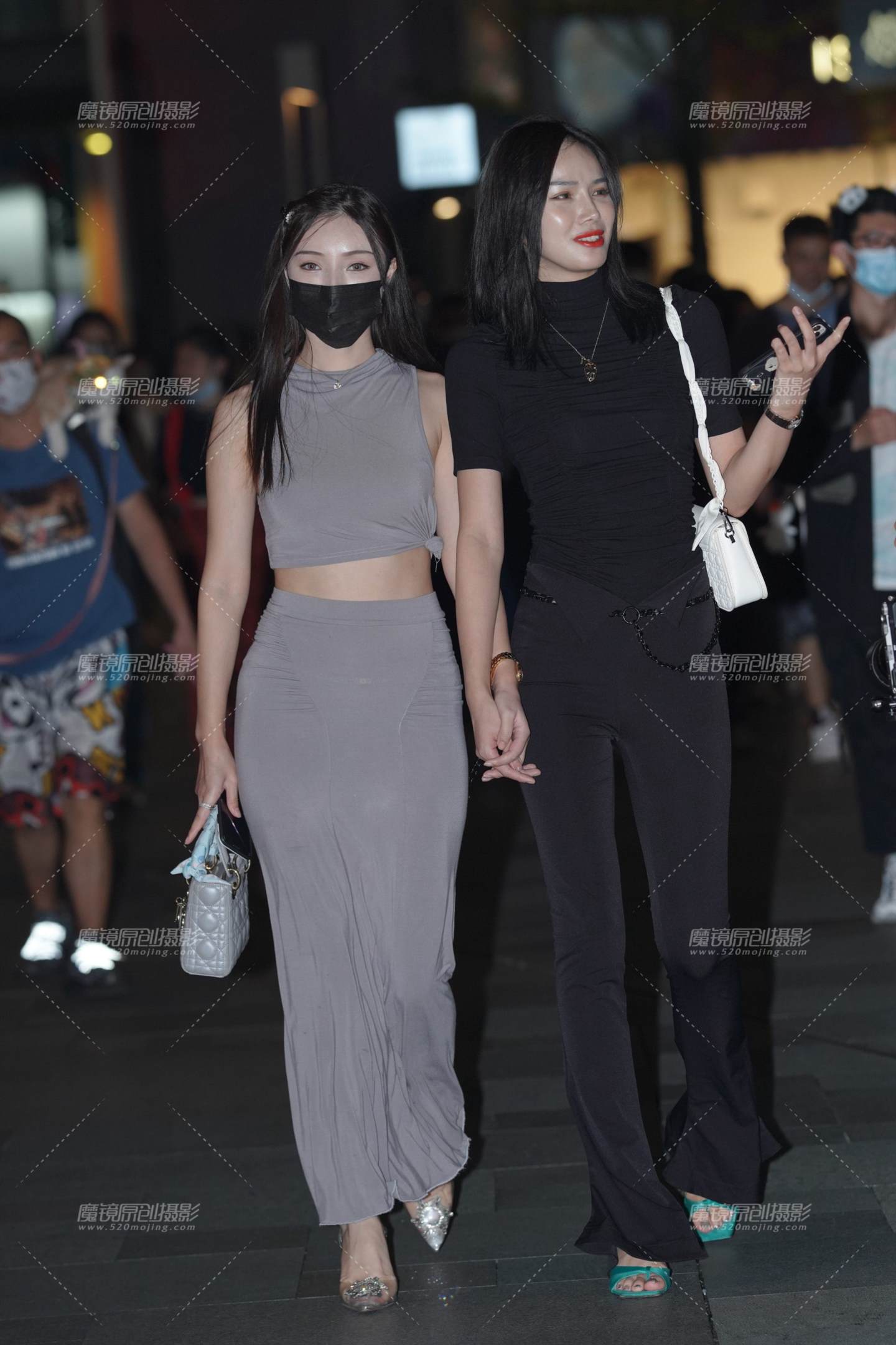 图片[1]-长裙美女-街拍流行馆