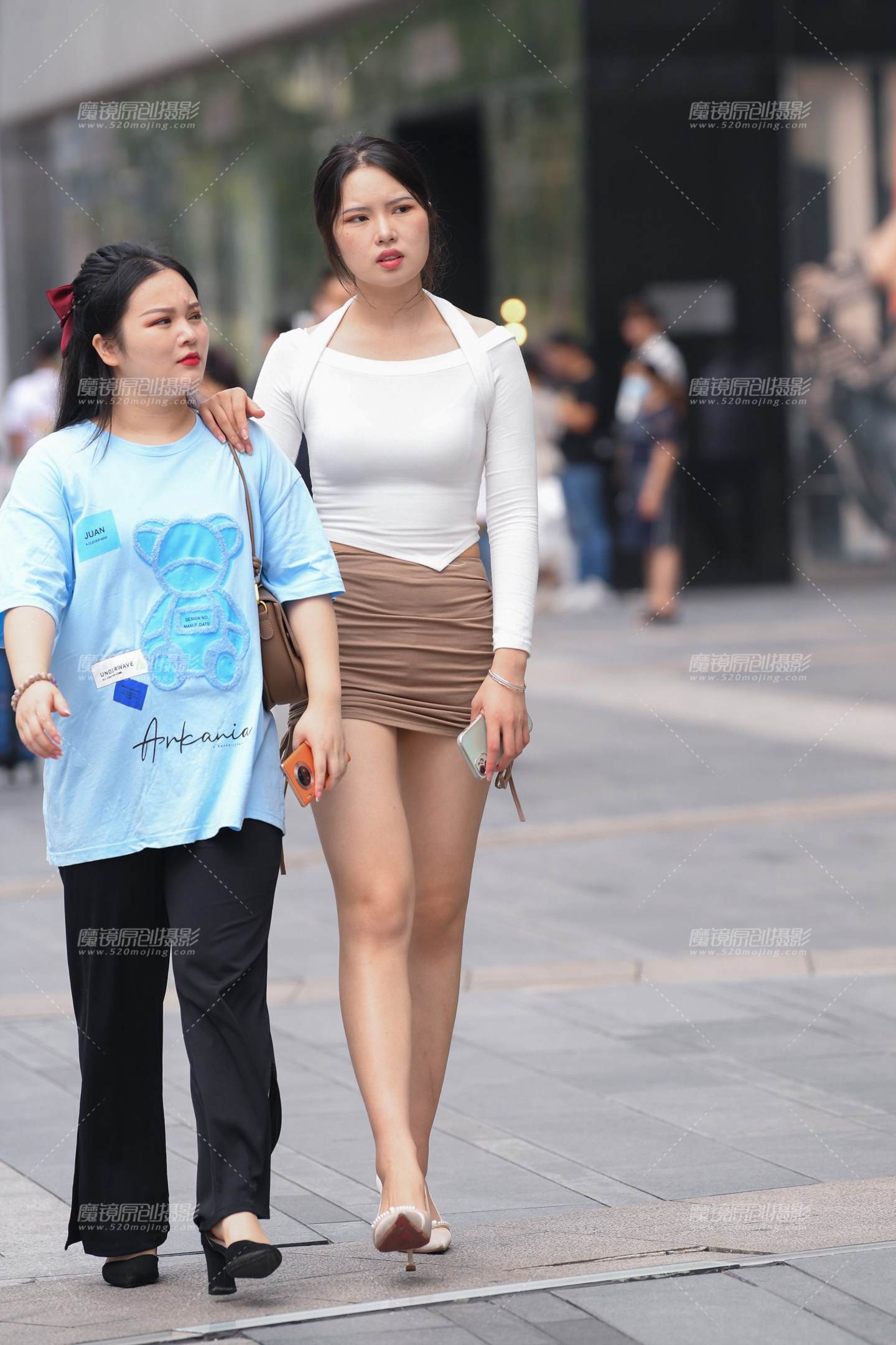 图片[1]-包臀裙， 长腿高跟美女-街拍流行馆