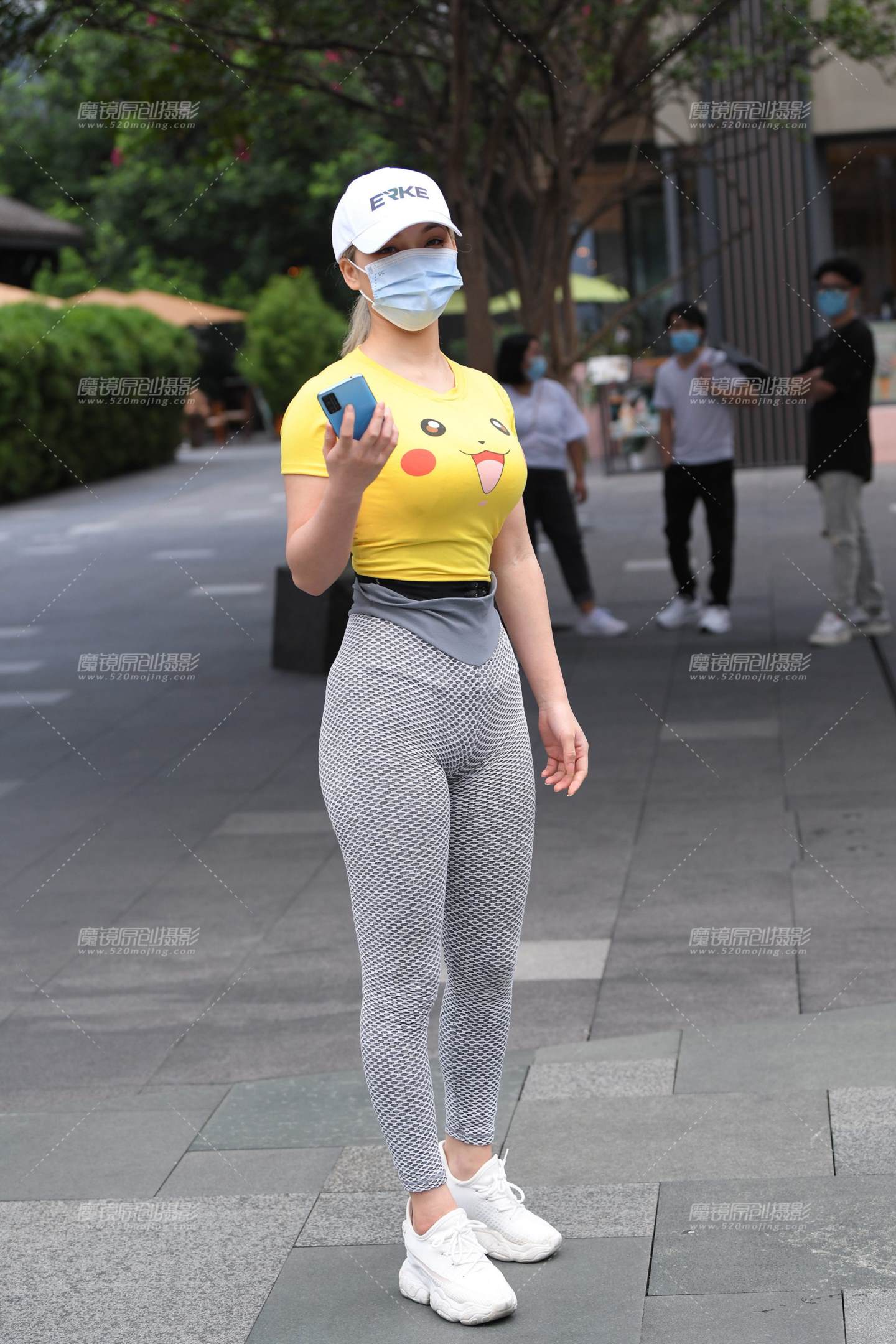 图片[4]-丰满的比卡超紧身裤-街拍流行馆