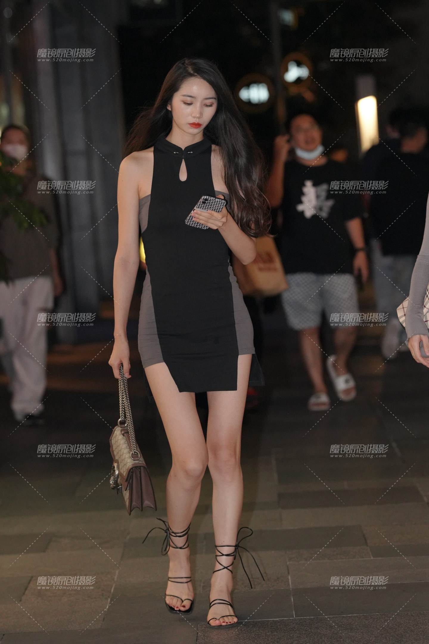 图片[1]-高挑的美女-街拍流行馆