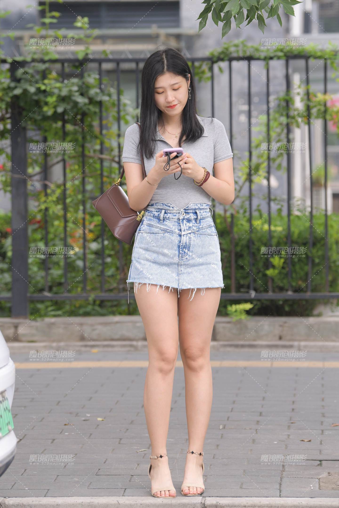 图片[5]-牛仔短裙美女-街拍流行馆