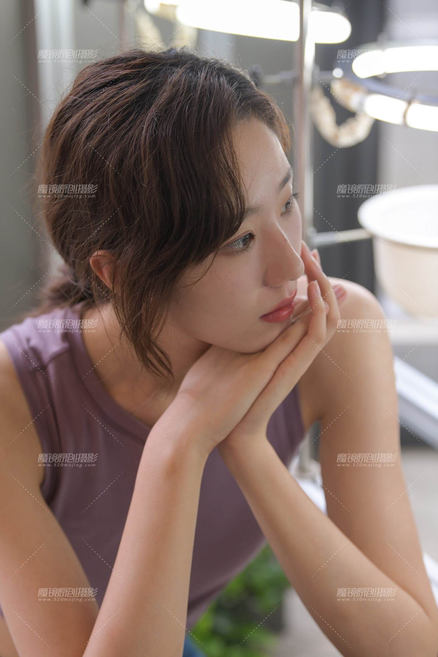 图片[3]-蓝色瑜伽裤运动系高挑美女-街拍流行馆