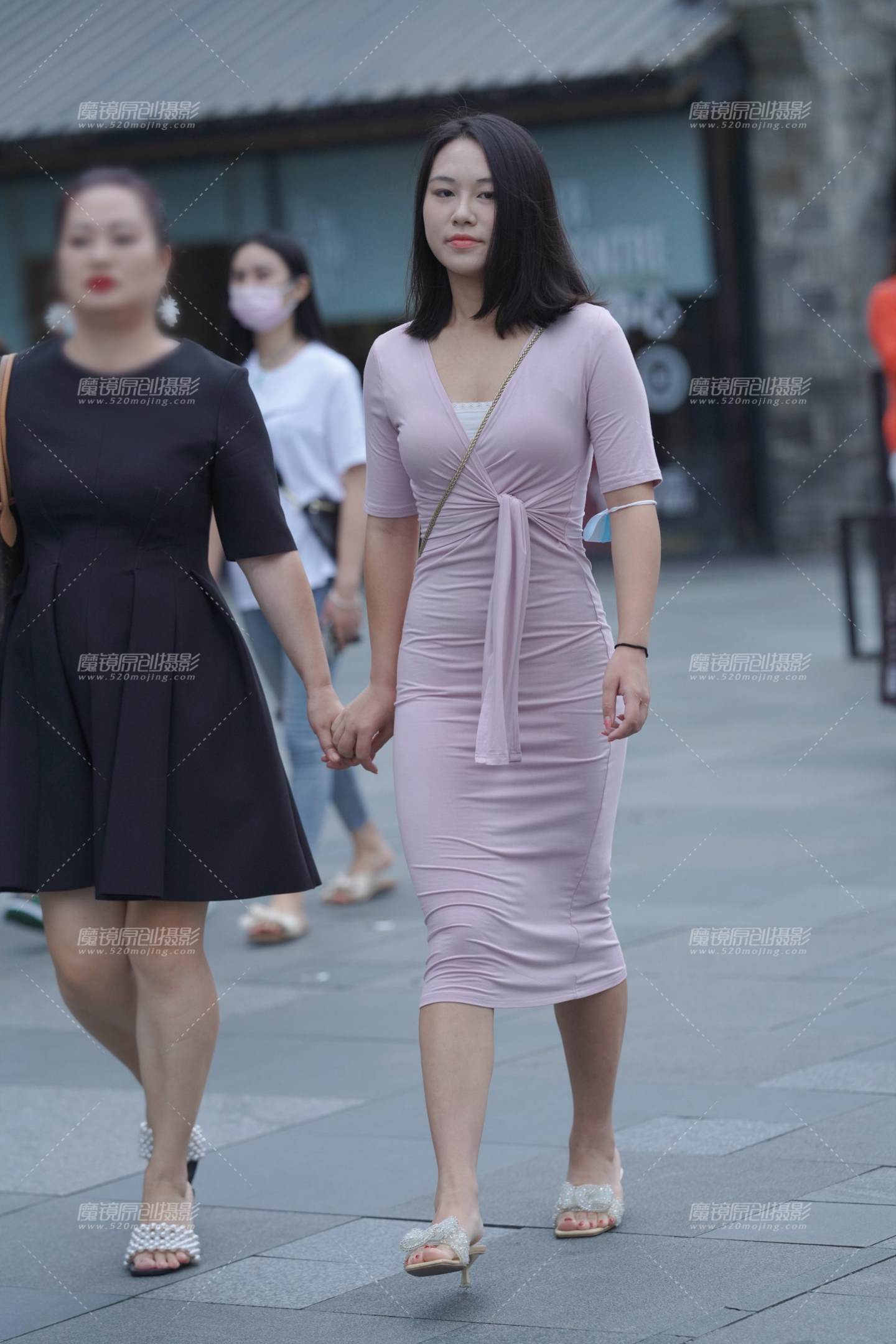 图片[1]-修身长裙-街拍流行馆