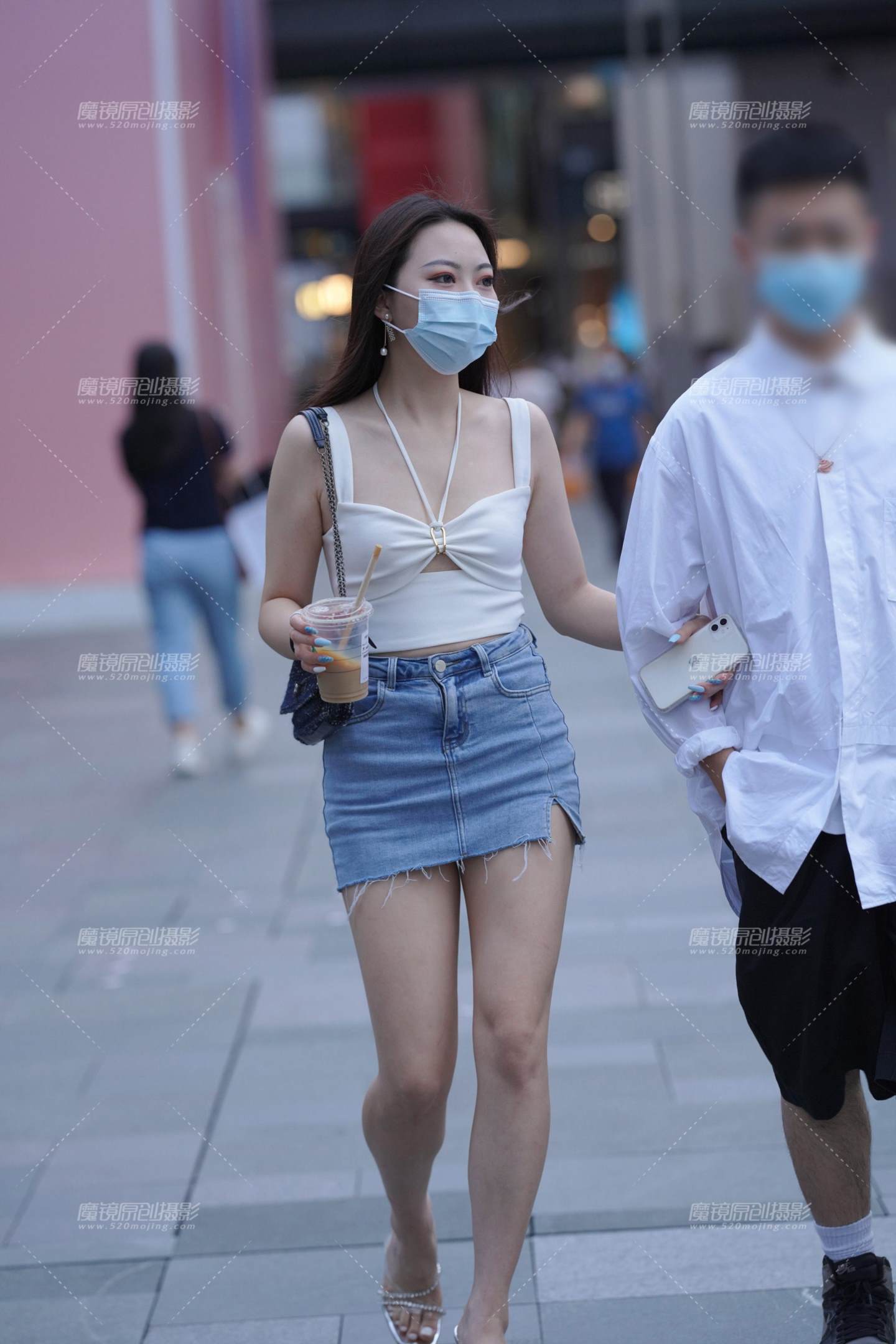 图片[4]-牛仔裙美腿-街拍流行馆