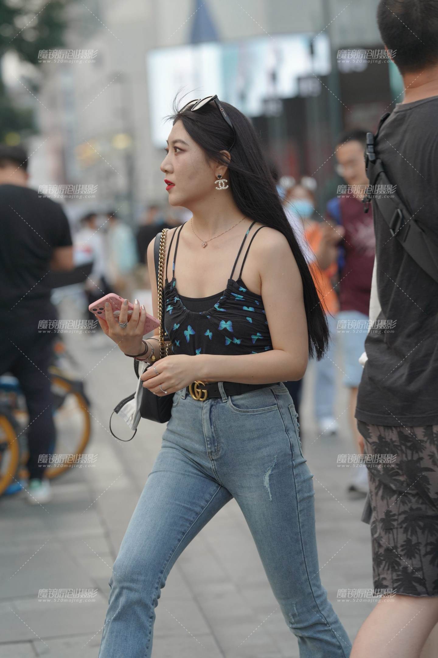 图片[3]-紧牛小姐姐 身材真美好-街拍流行馆