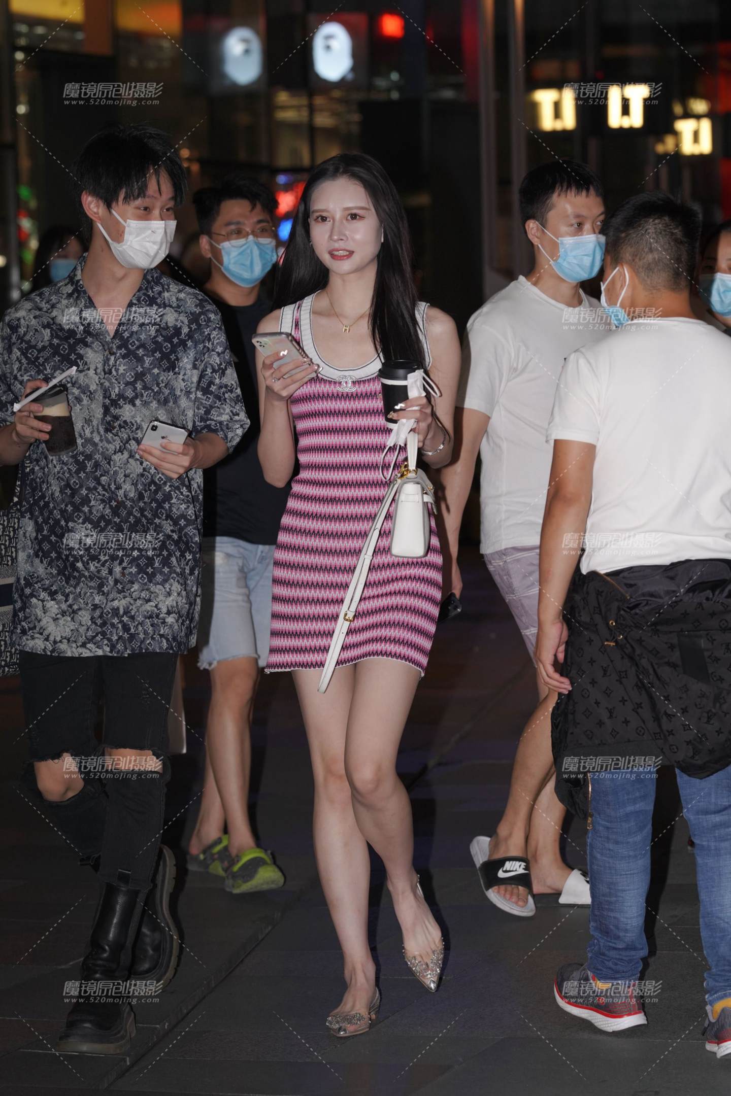图片[4]-粉裙美女-街拍流行馆
