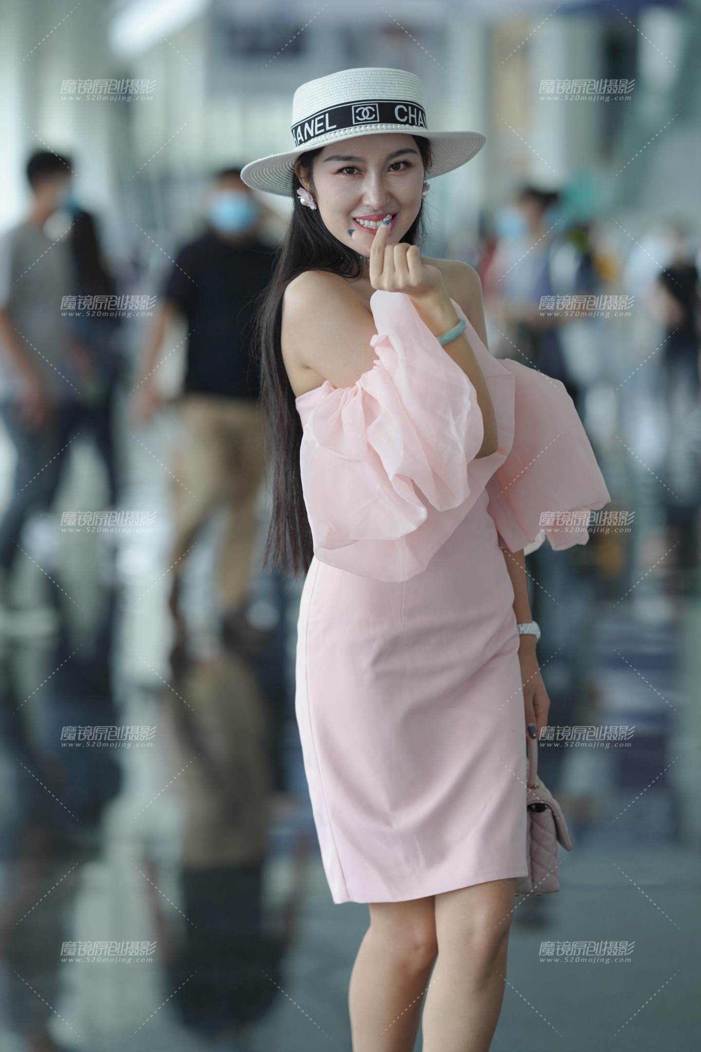 图片[2]-粉裙美眉-街拍流行馆