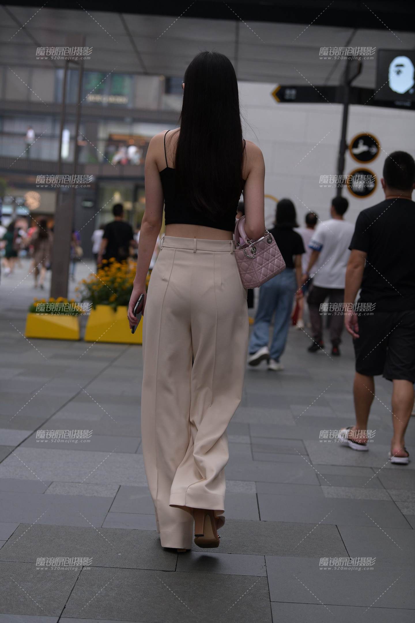 图片[3]-小吊带，小姐姐-街拍流行馆