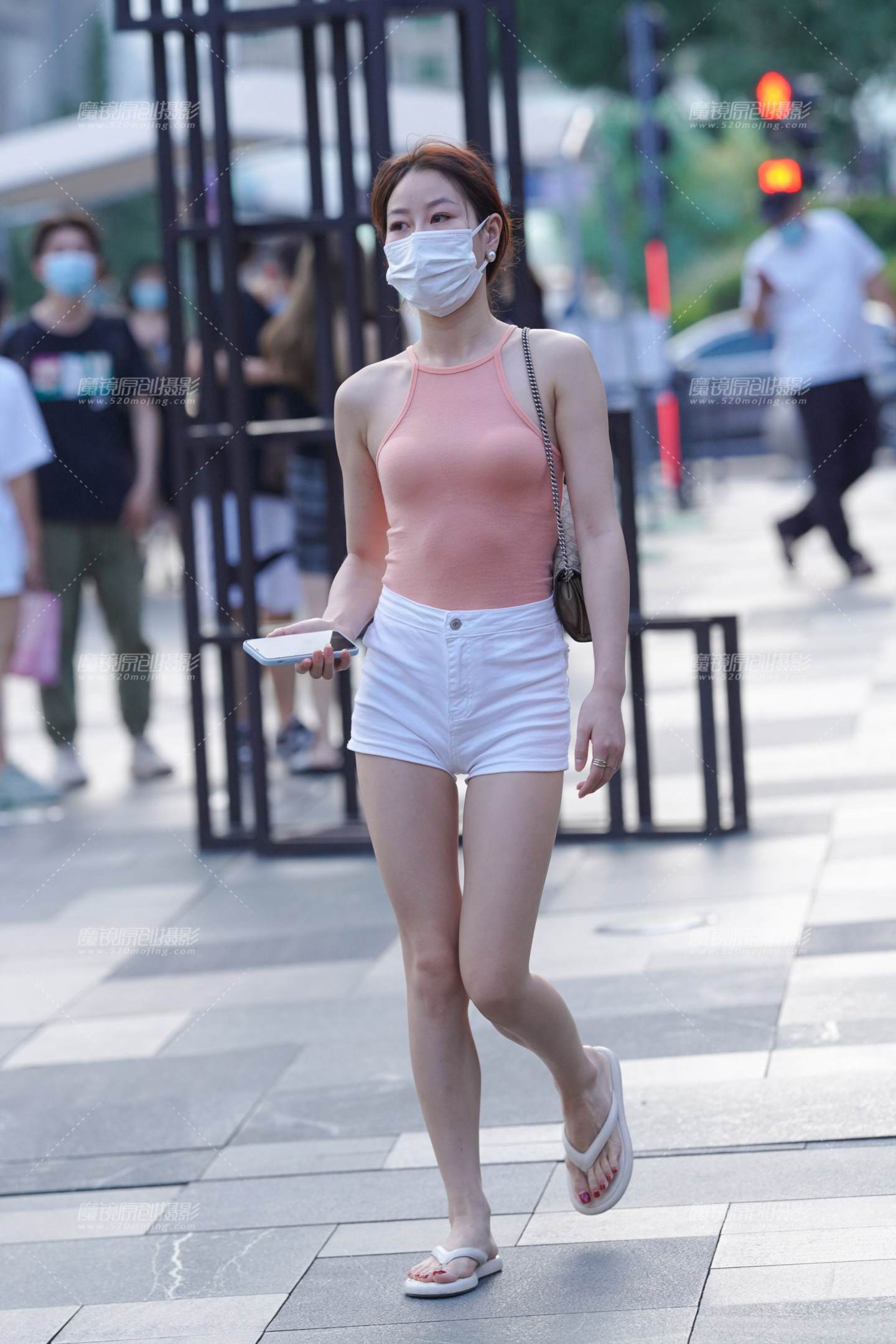 图片[1]-热裤美女-街拍流行馆