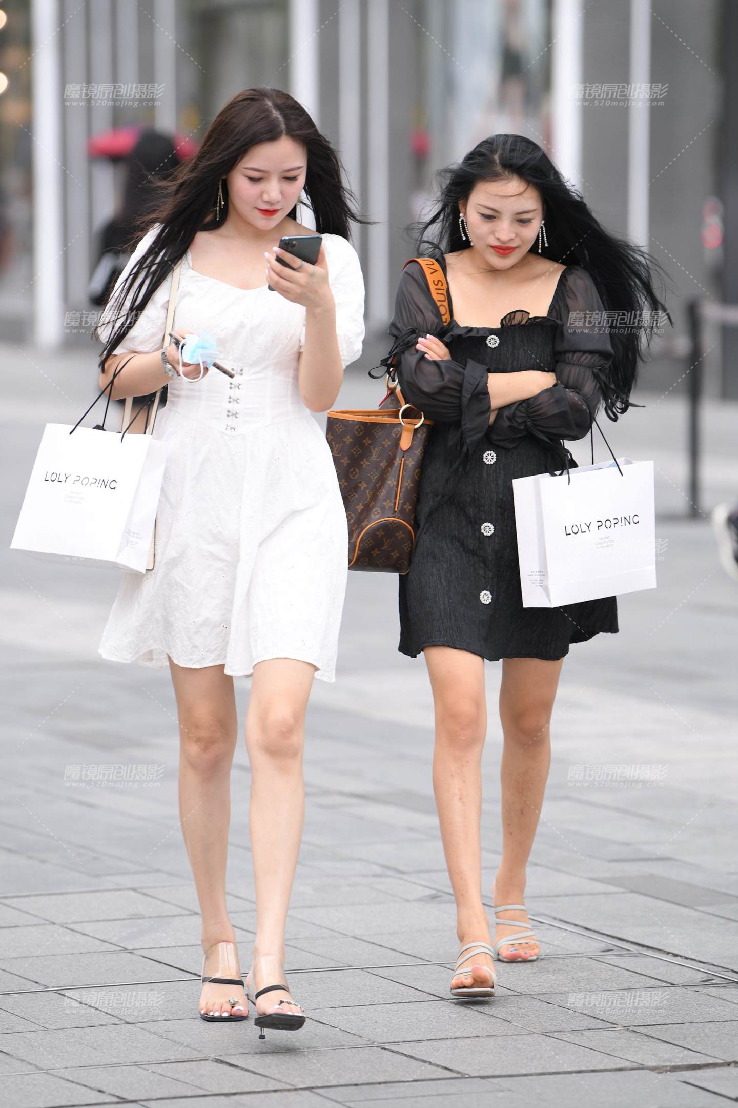 图片[1]-连衣裙美腿高跟~-街拍流行馆