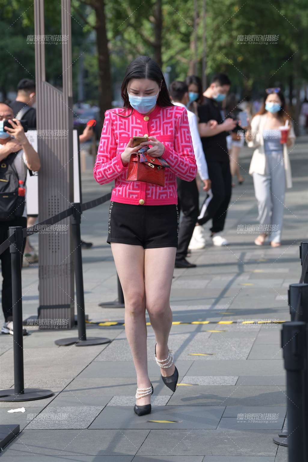 图片[5]-热裤大长腿-街拍流行馆