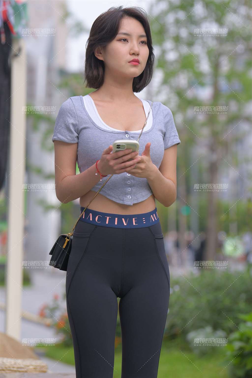图片[5]-黑色瑜伽裤美女-街拍流行馆