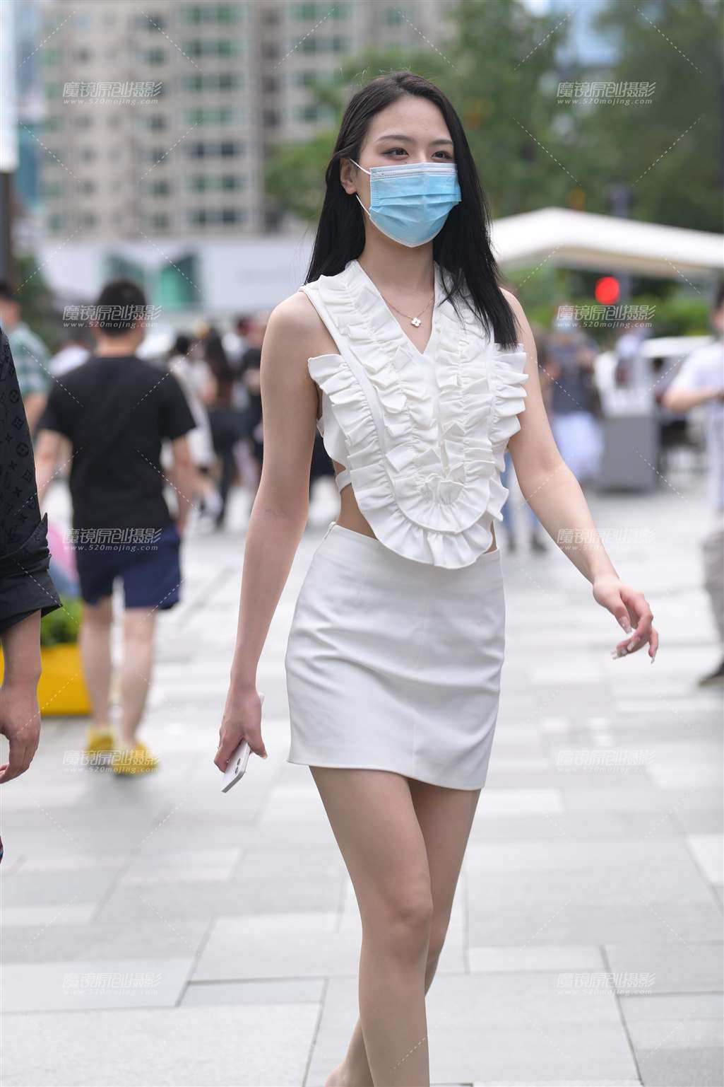 图片[3]-美腿美背小姐姐-街拍流行馆