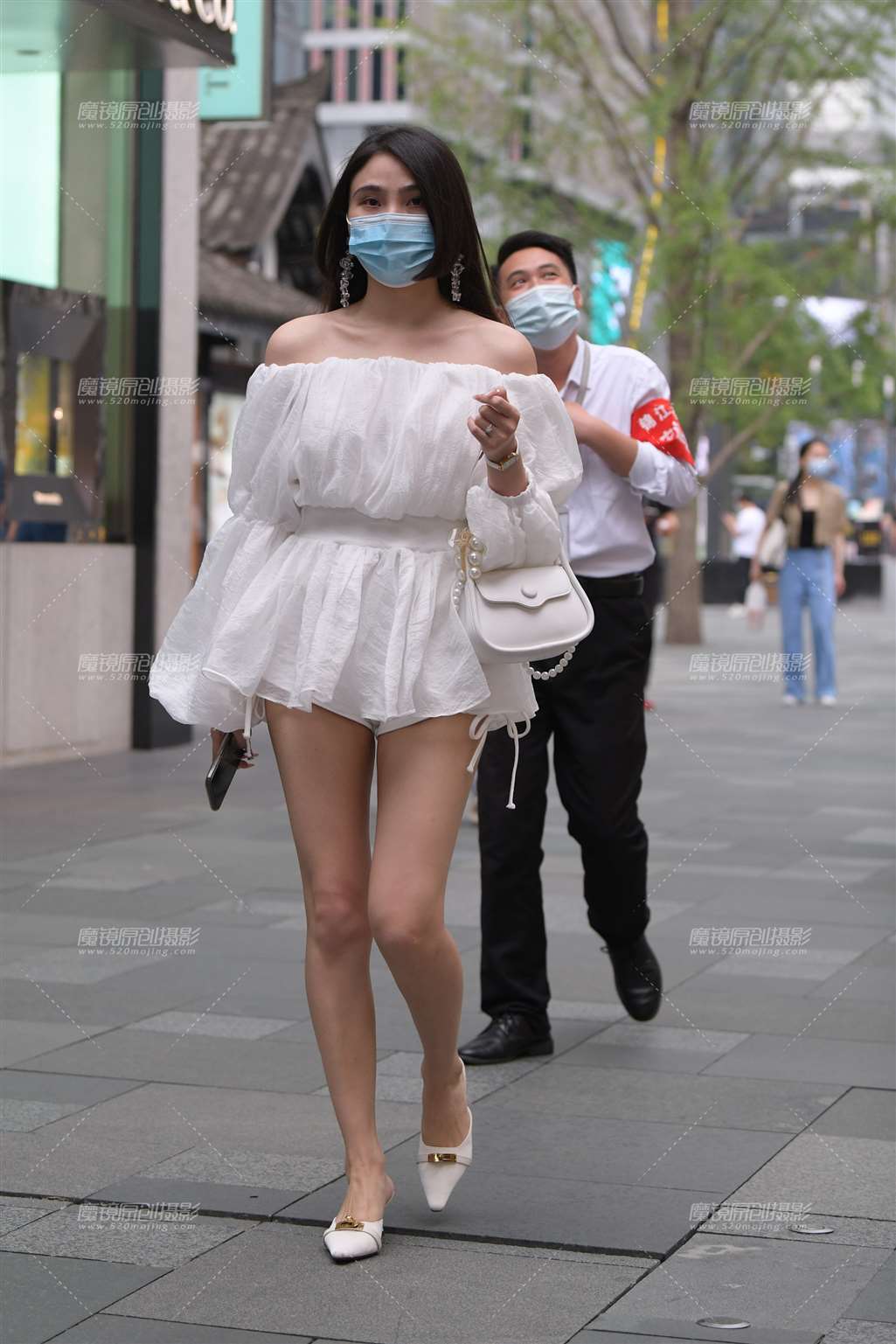 图片[3]-白热裤美腿小姐姐-街拍流行馆