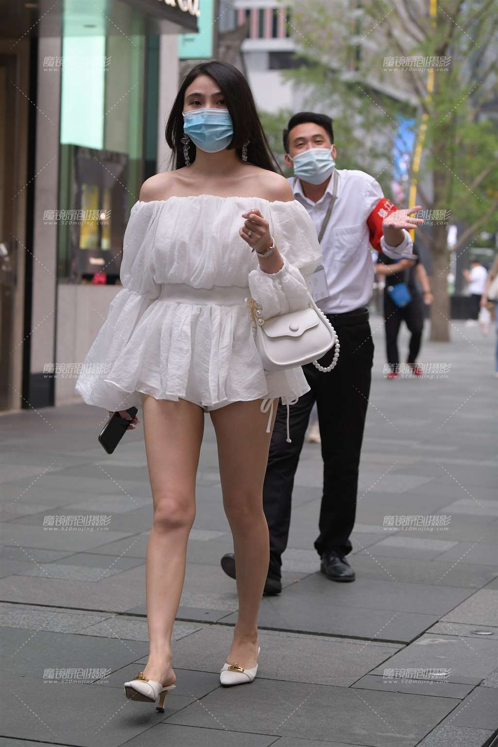 图片[5]-白热裤美腿小姐姐-街拍流行馆
