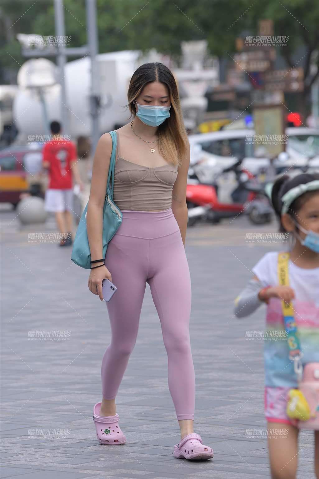 图片[1]-紫色瑜伽裤女士-街拍流行馆