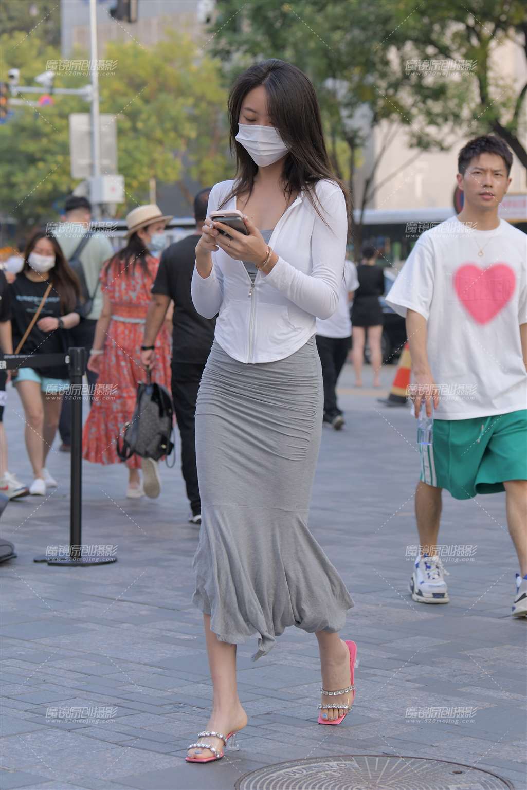 图片[5]-灰色紧身包臀裙美女-街拍流行馆