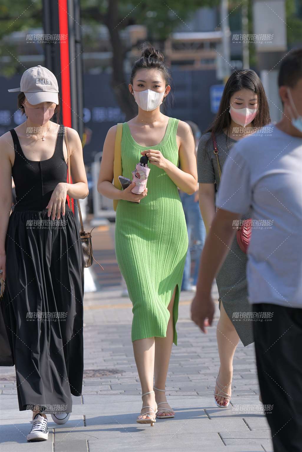 图片[4]-绿裙美女-街拍流行馆