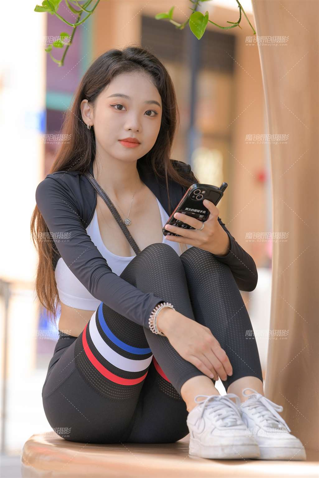 图片[3]-黑色瑜伽裤美女-街拍流行馆