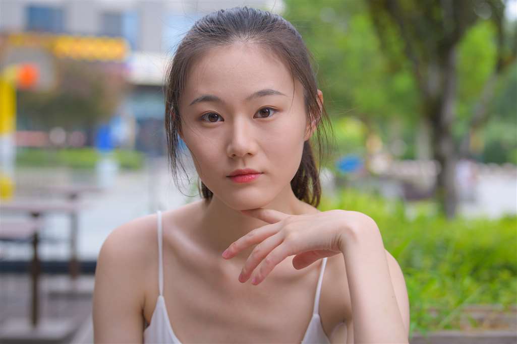 图片[4]-清秀的女孩-街拍流行馆