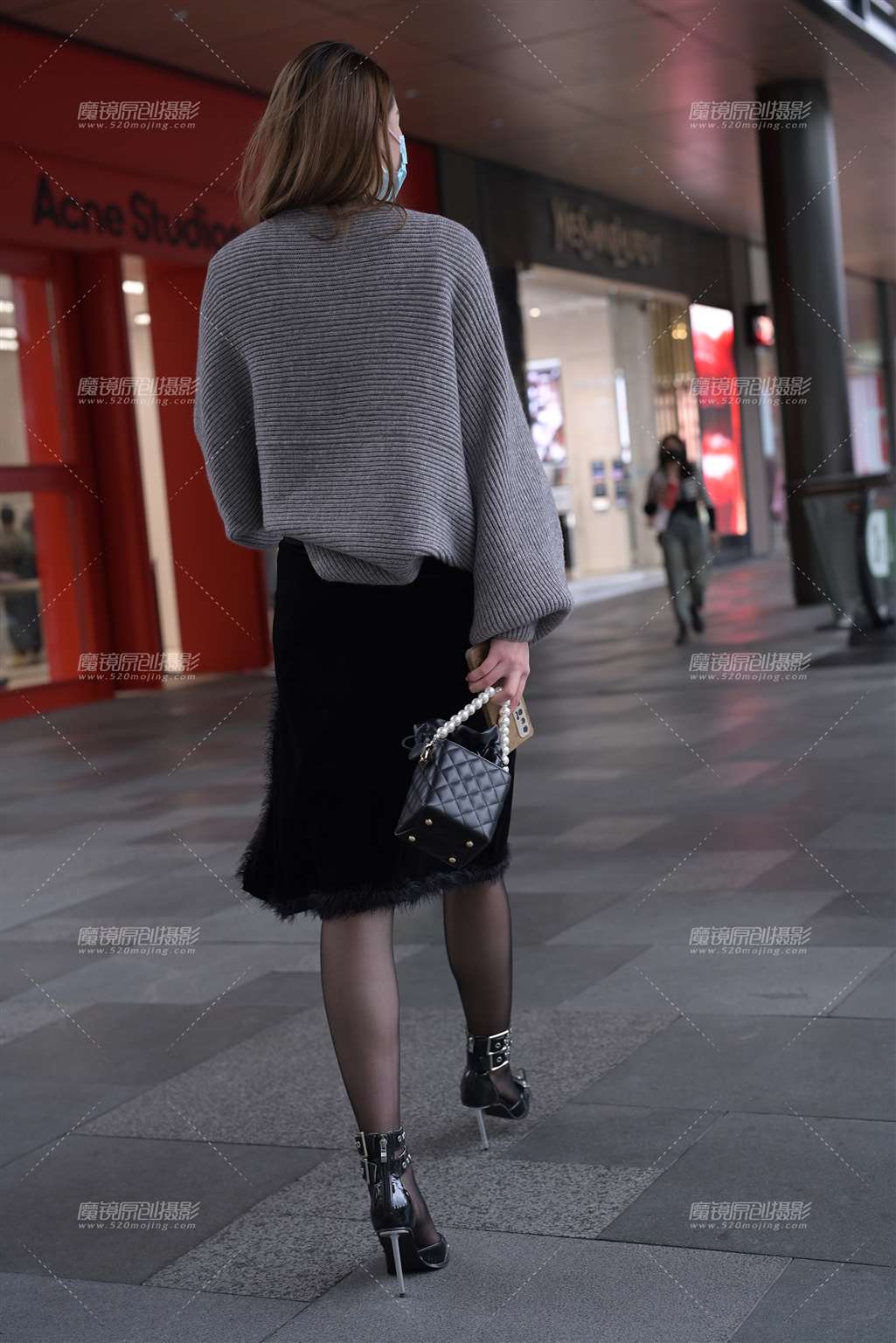 图片[1]-魅力黑丝高跟美女-街拍流行馆